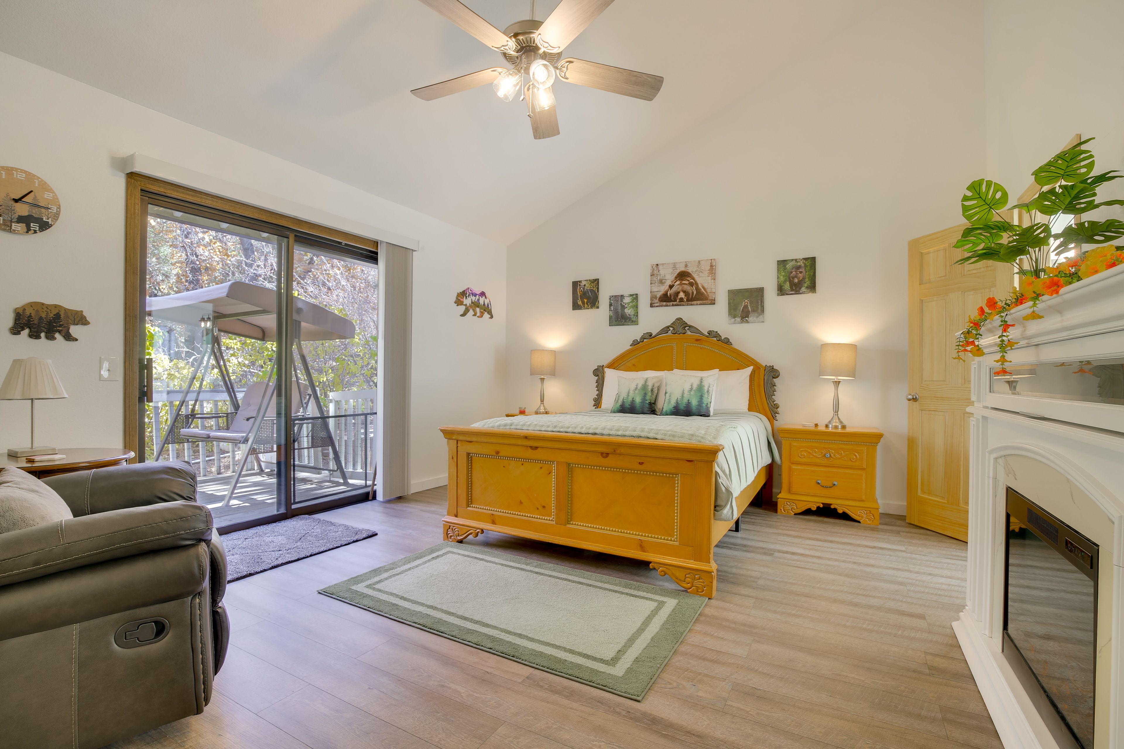 Bedroom Suite 1 | Queen Bed | 1st Floor