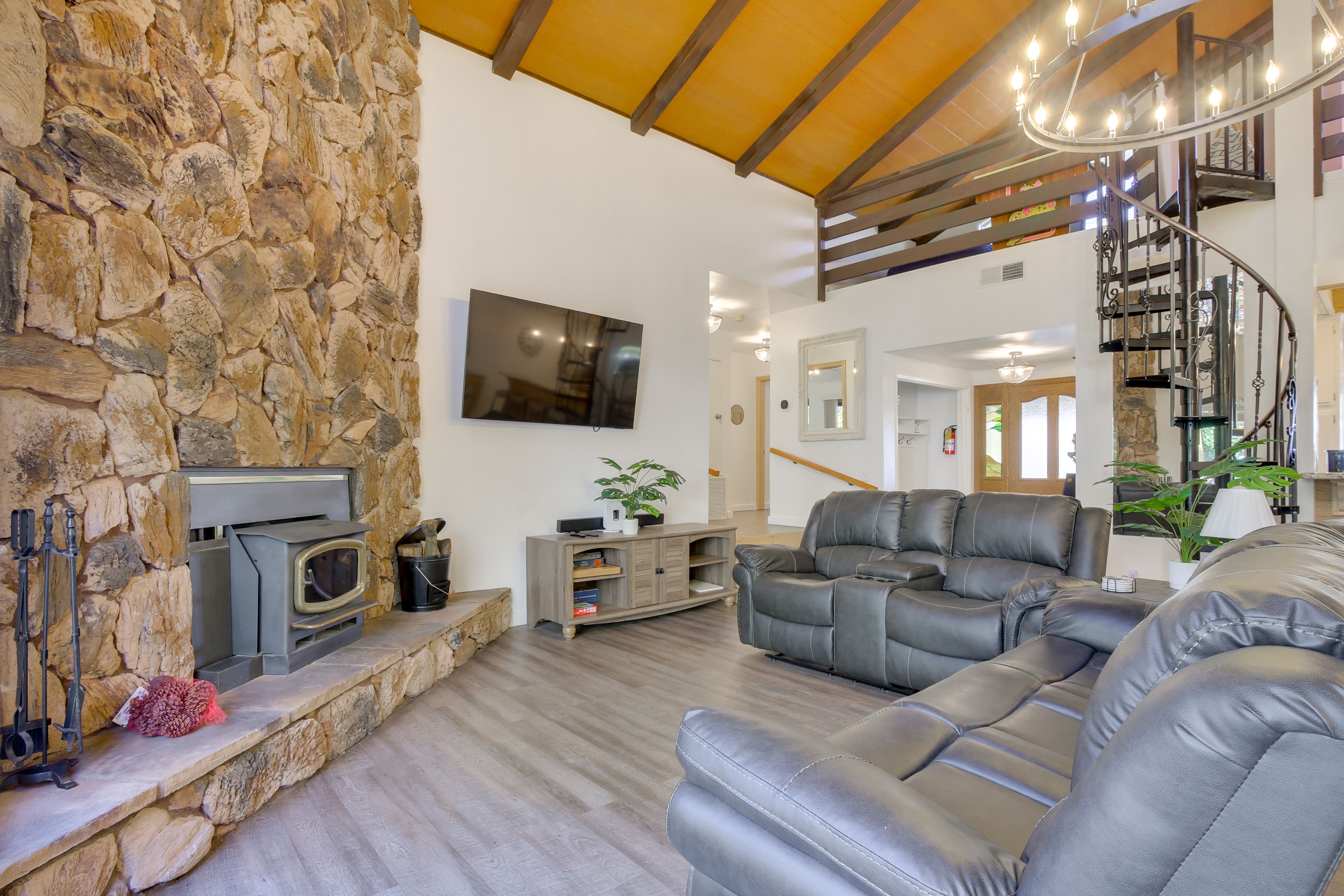 Living Room | Free WiFi | Central A/C & Heat | Board Games | 1st Floor