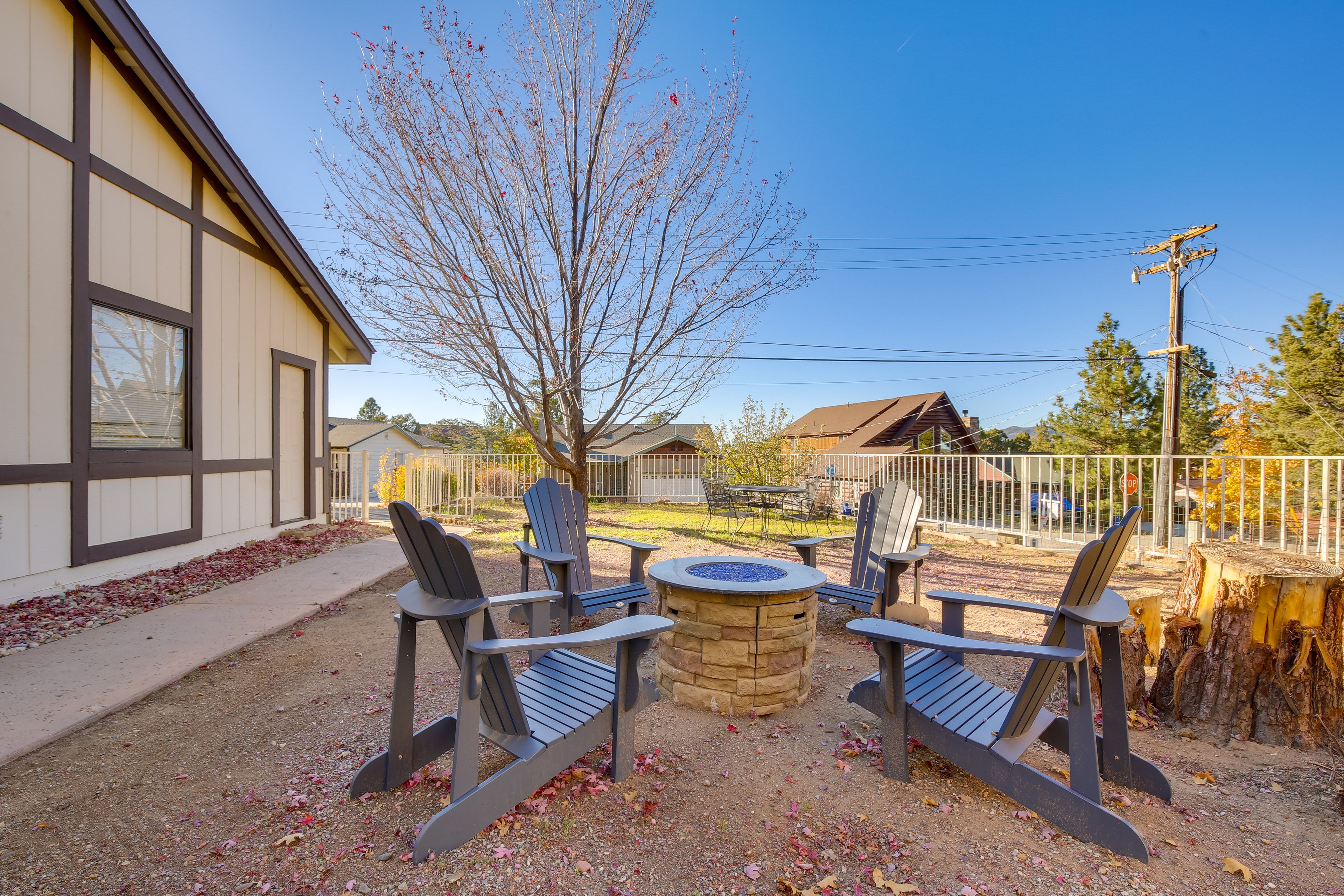 Yard | Propane Fire Pit | Dining Set
