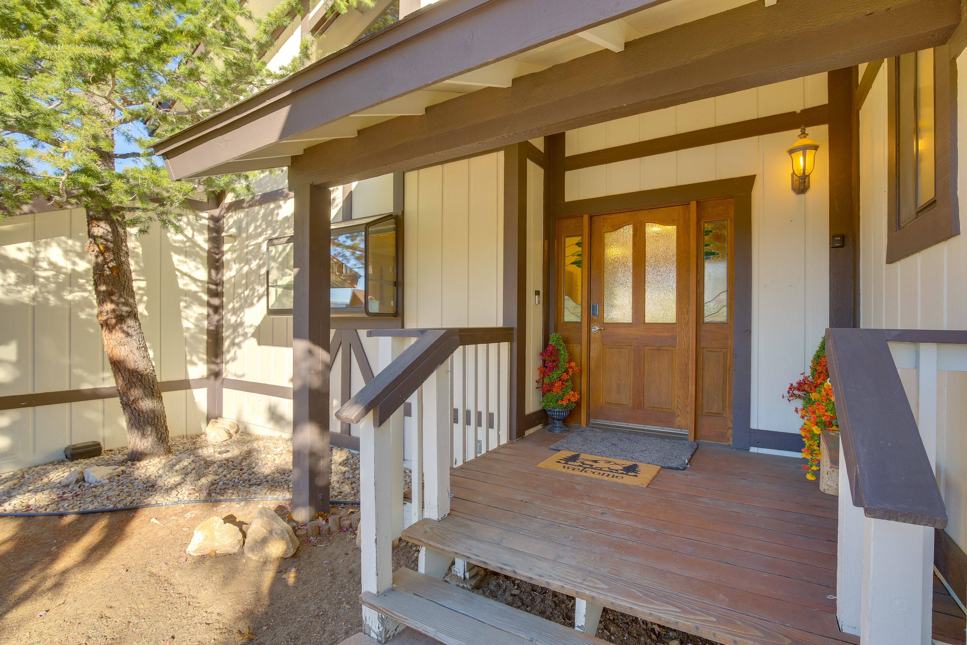 Home Exterior | Entry