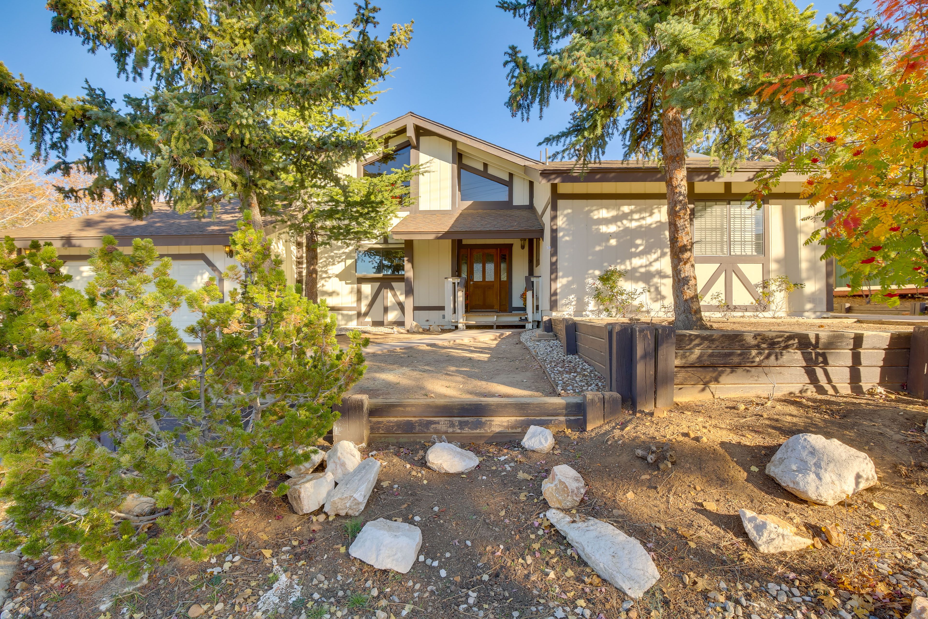 Big Bear Vacation Rental | 3BR | 3BA | Steps Required | 1,770 Sq Ft