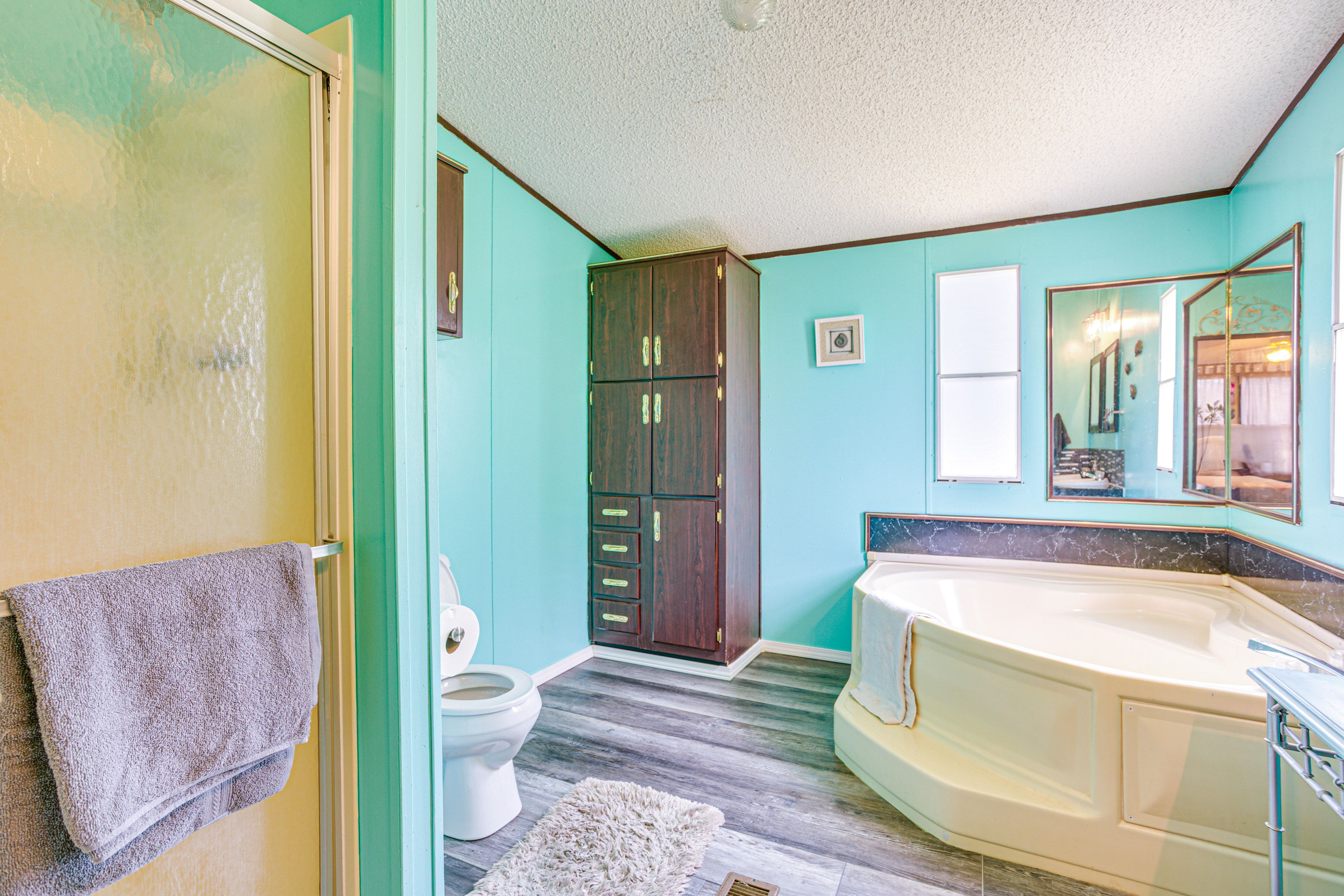 En-Suite Bathroom | Towels Provided