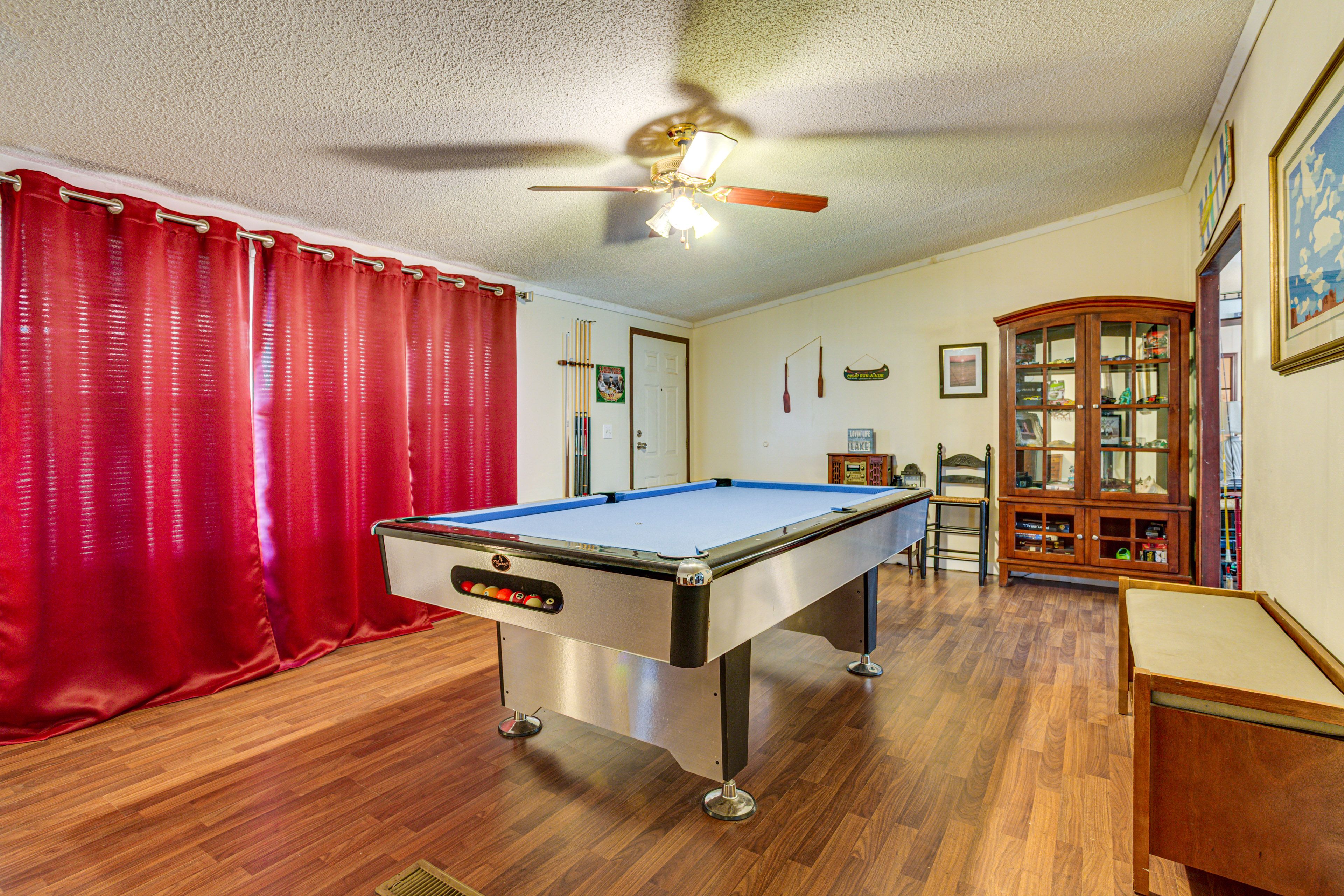 Game Room | Pool Table