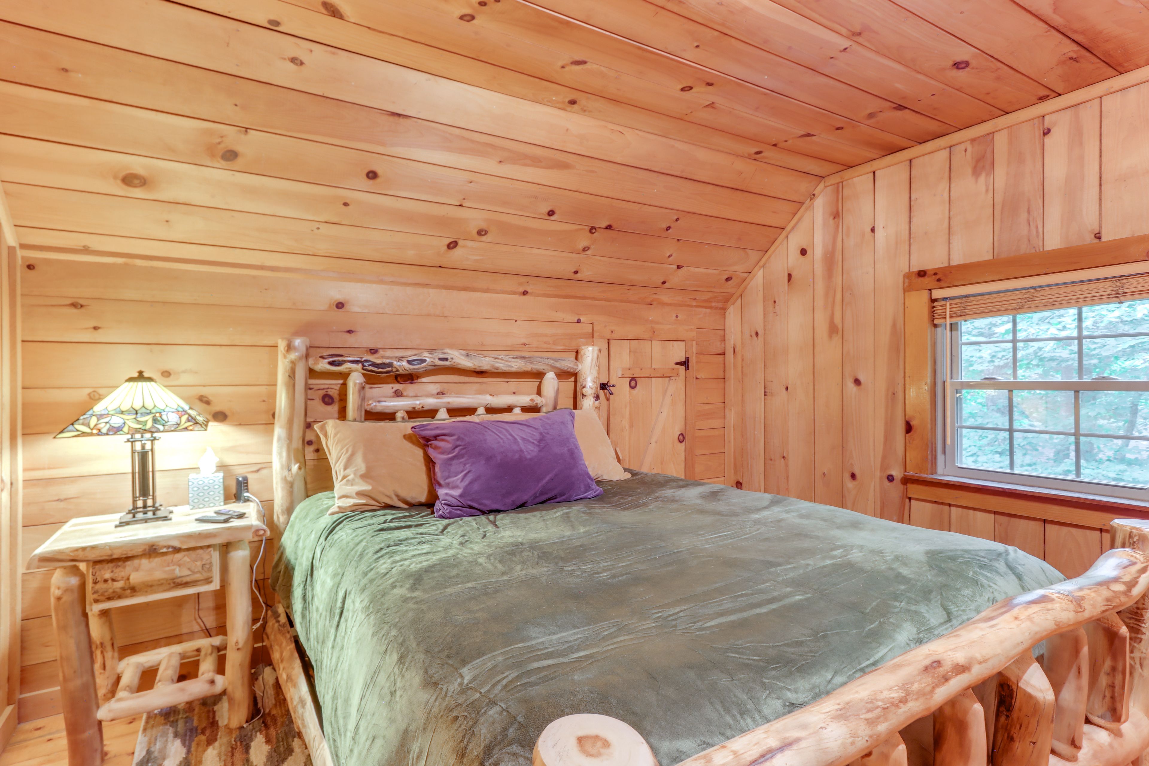 Bedroom 2 | Queen Bed | 2nd Floor