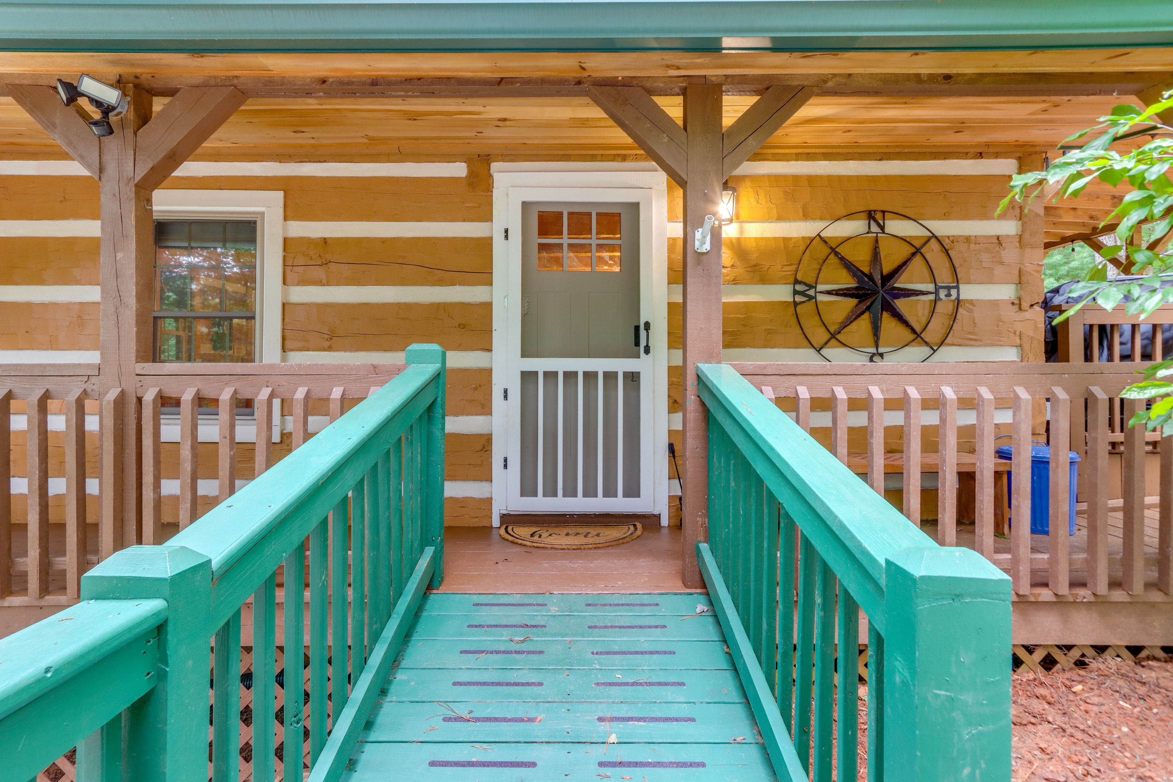 Cabin Exterior | Private Entrance