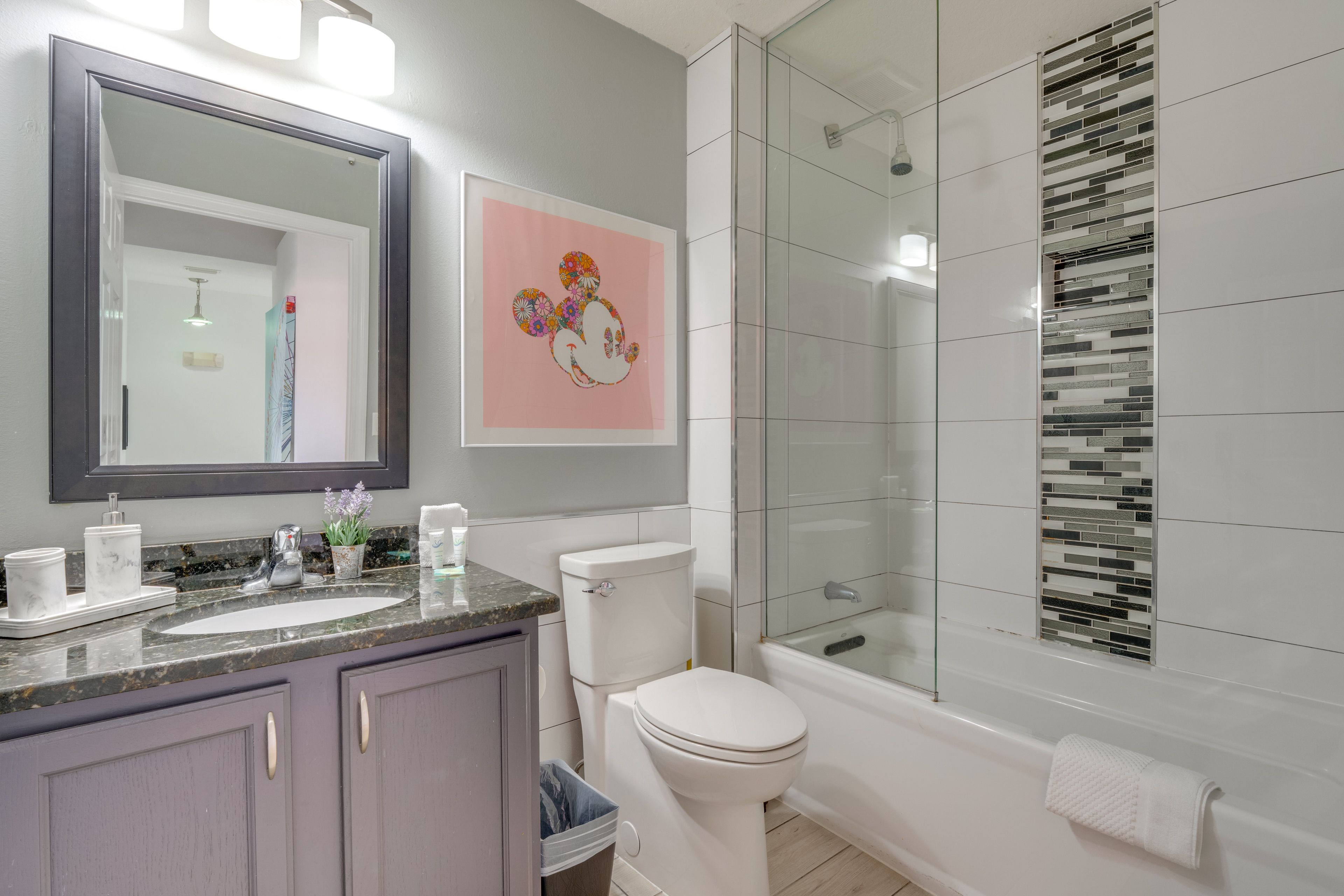 Full Bathroom | 2nd Floor