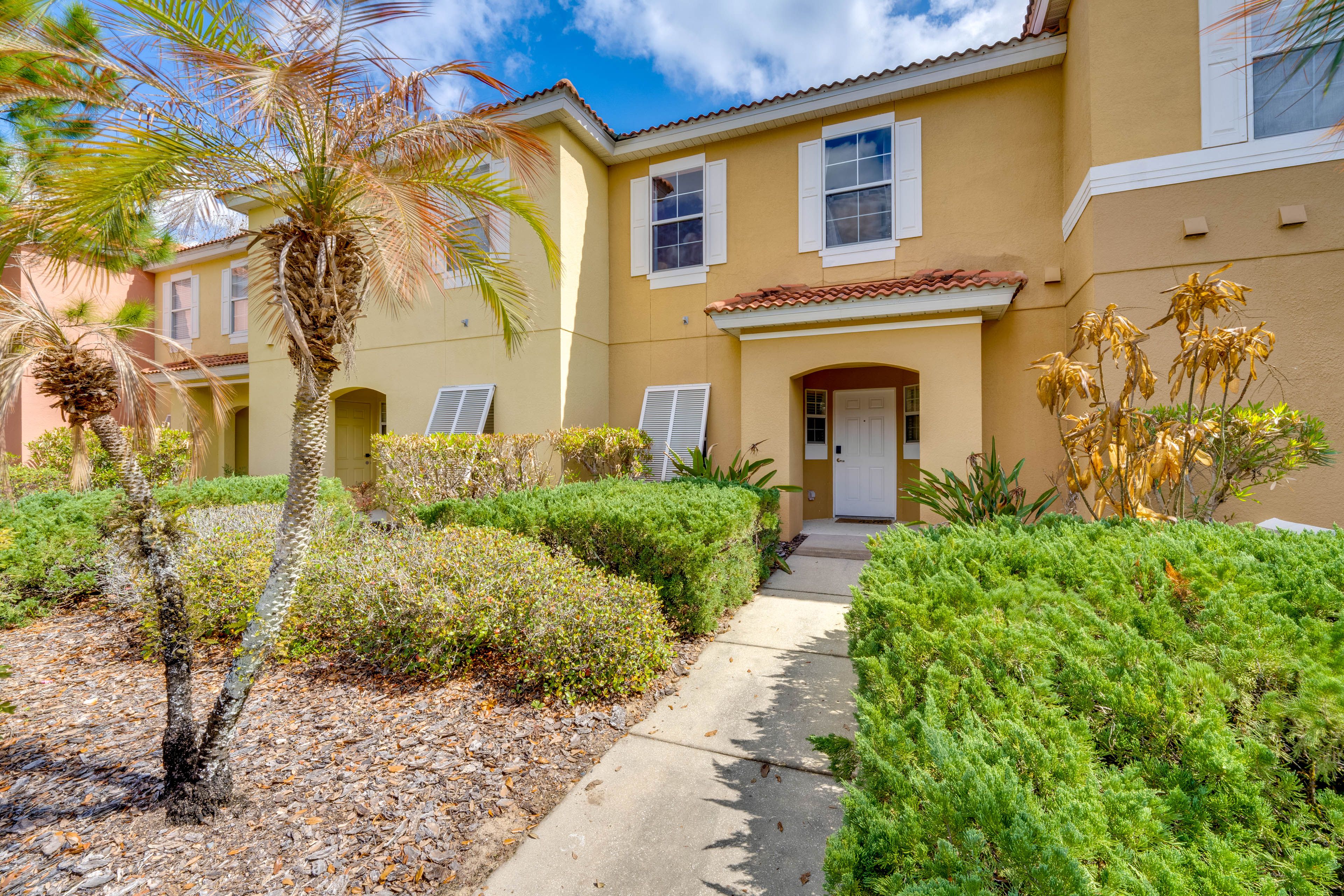 Parking | Community Parking Lot (First-Come, First-Served Basis)