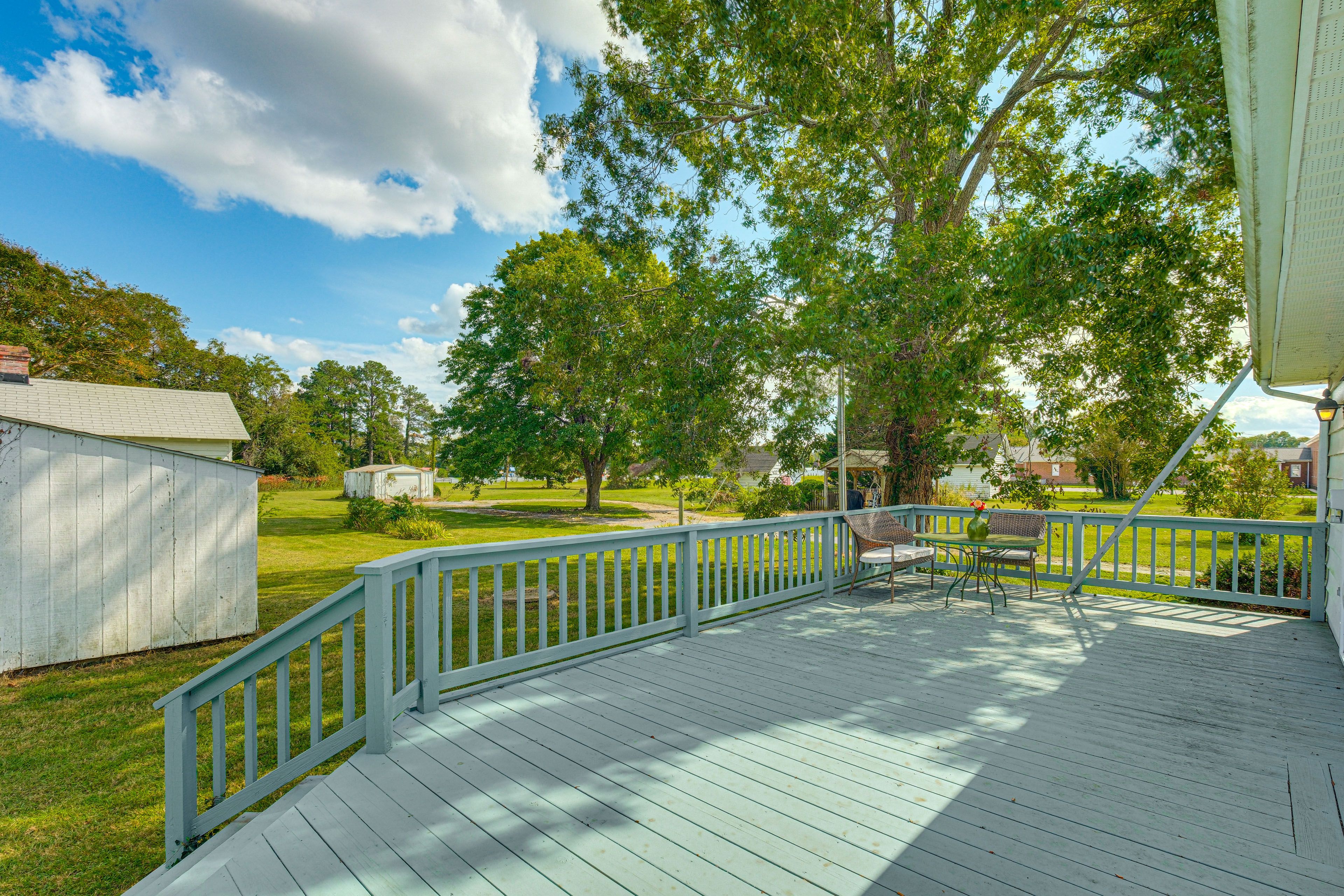 Yard & Surrounding Property