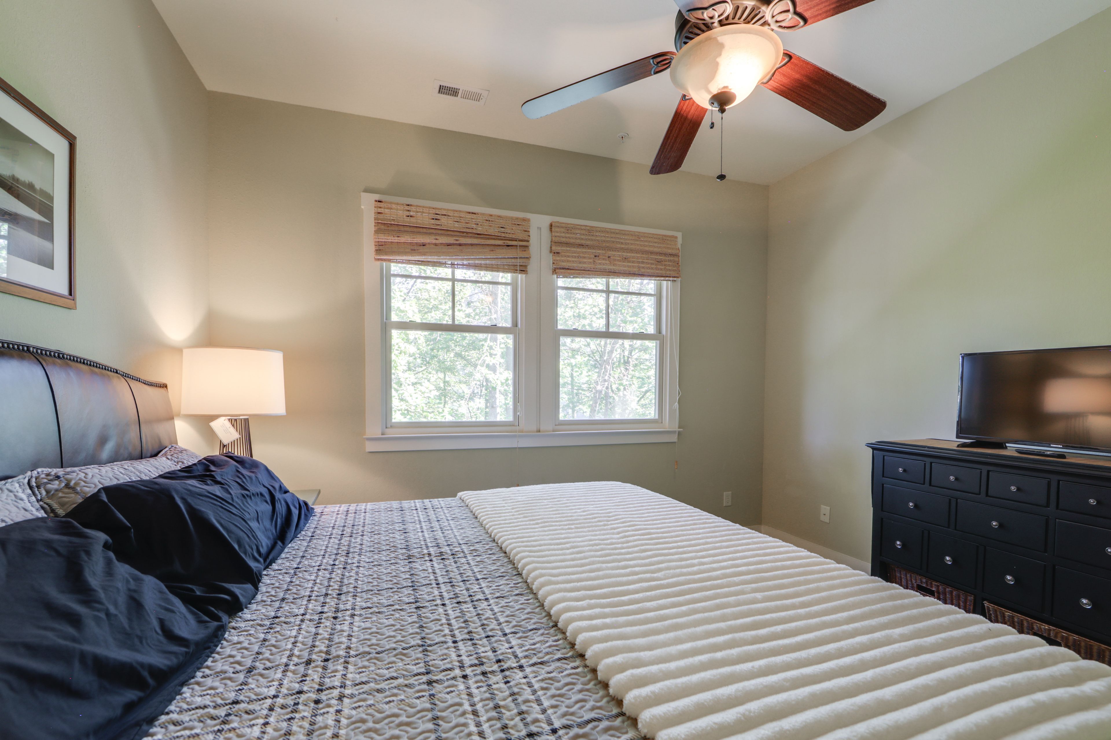 Bedroom 2 | King Bed | 2nd Floor