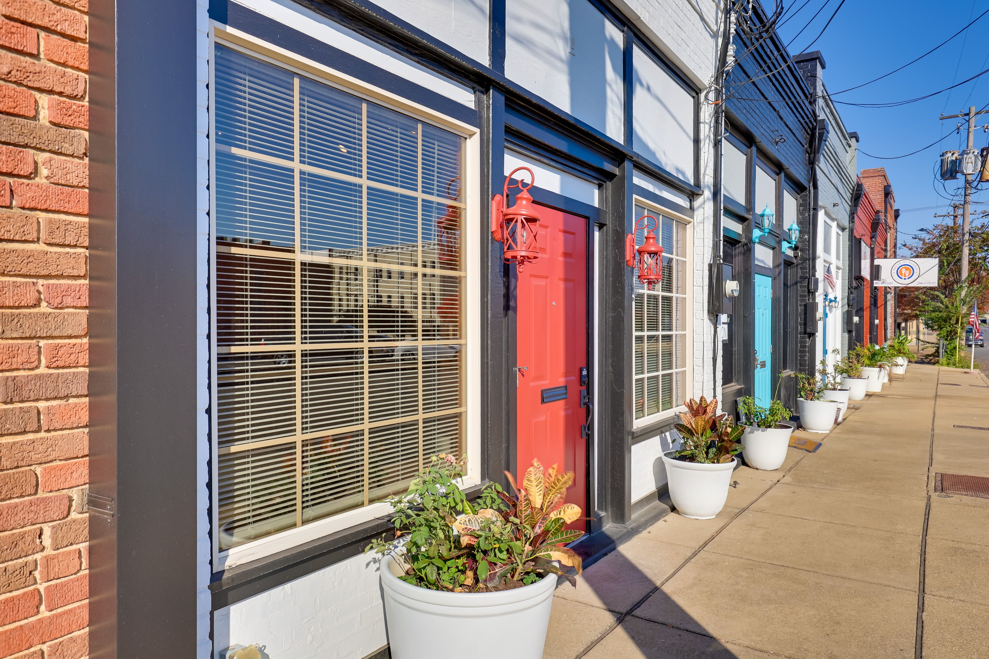 Property Exterior | Free Street Parking