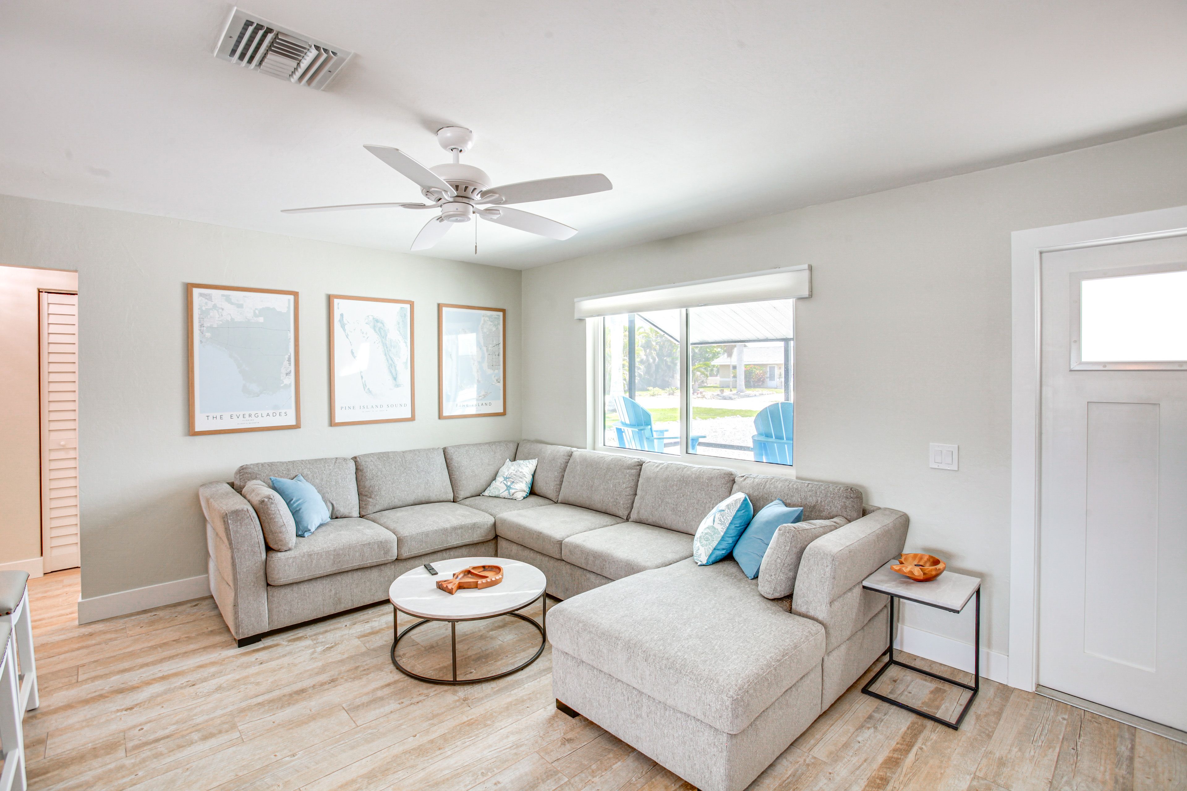 Living Room | Smart TV | Full Sleeper Sofa | Single-Story Home