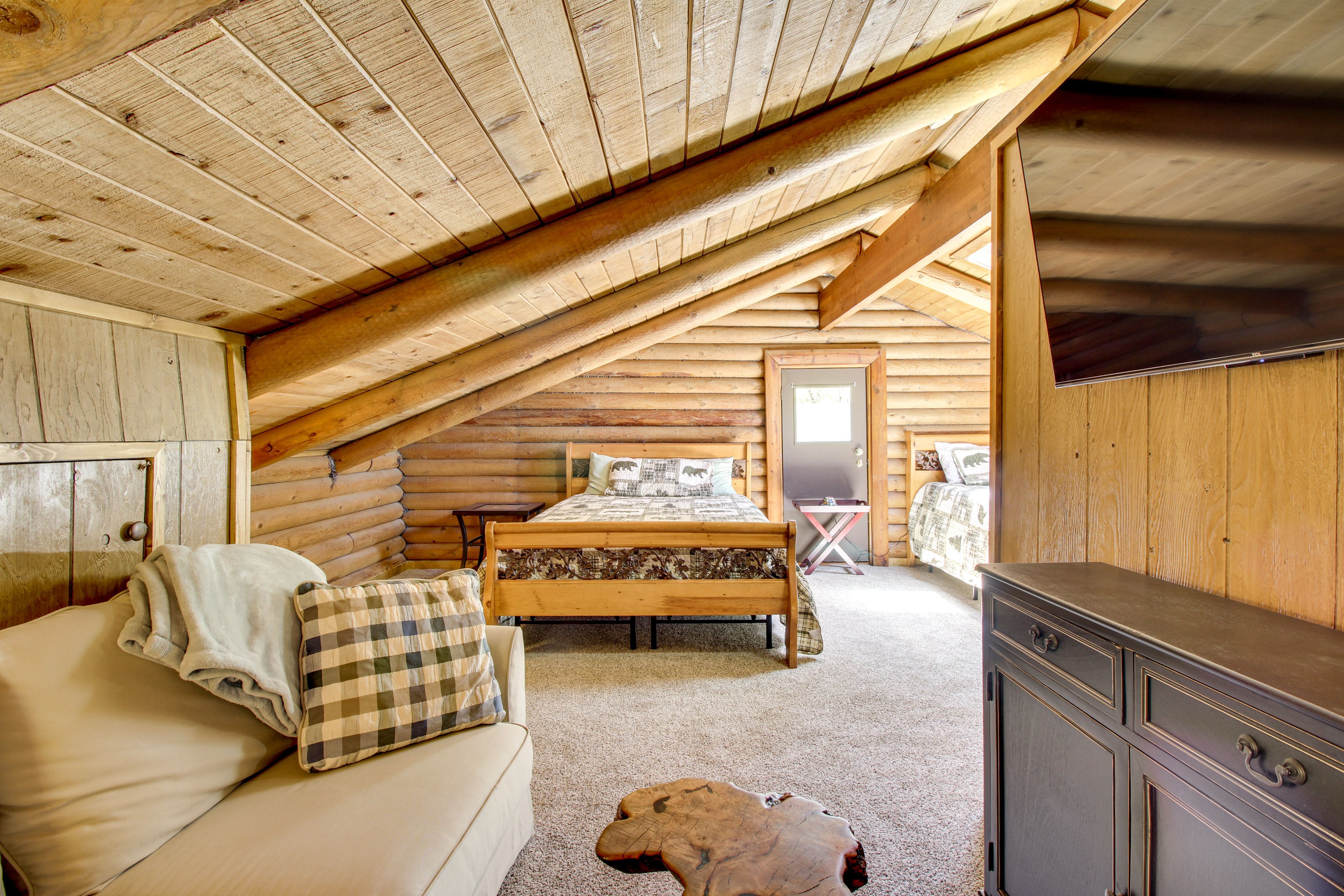 Bedroom 3 (Loft) | 2 Queen Beds | Sleeper Sofa | 2nd Floor