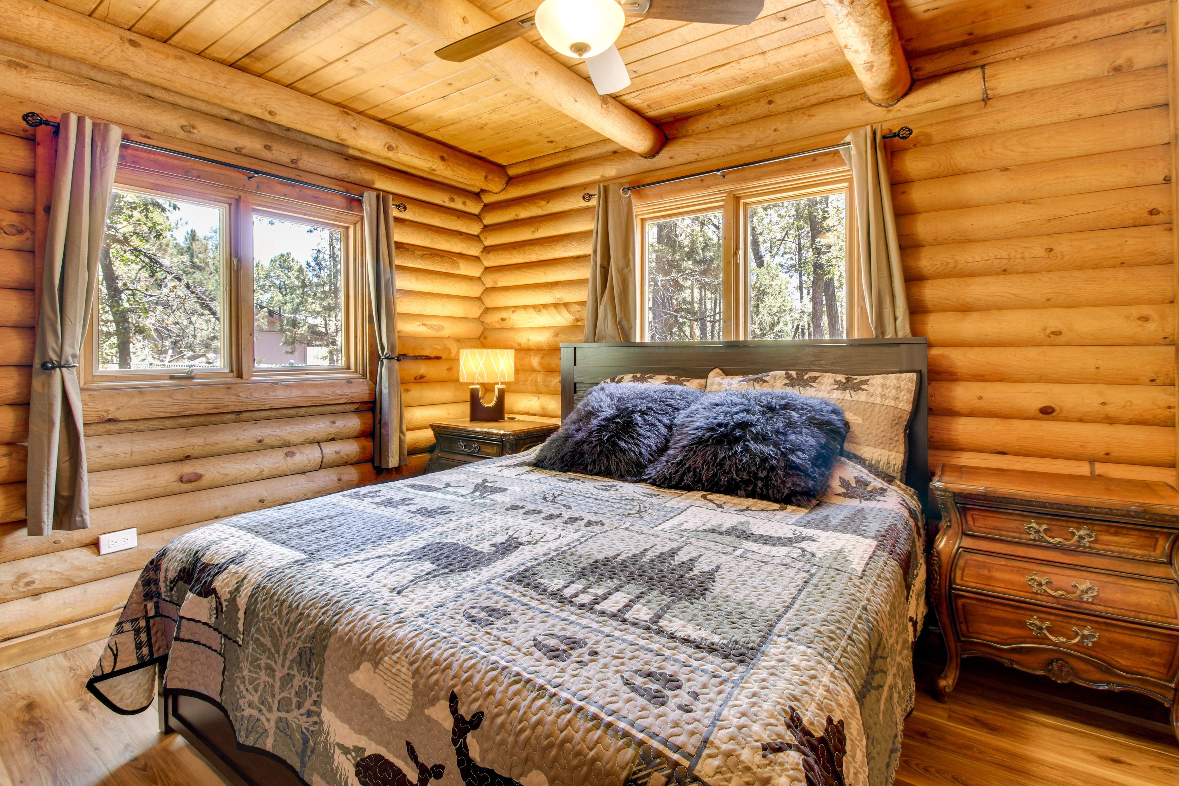 Bedroom 2 | Queen Bed | 1st Floor | Ceiling Fans