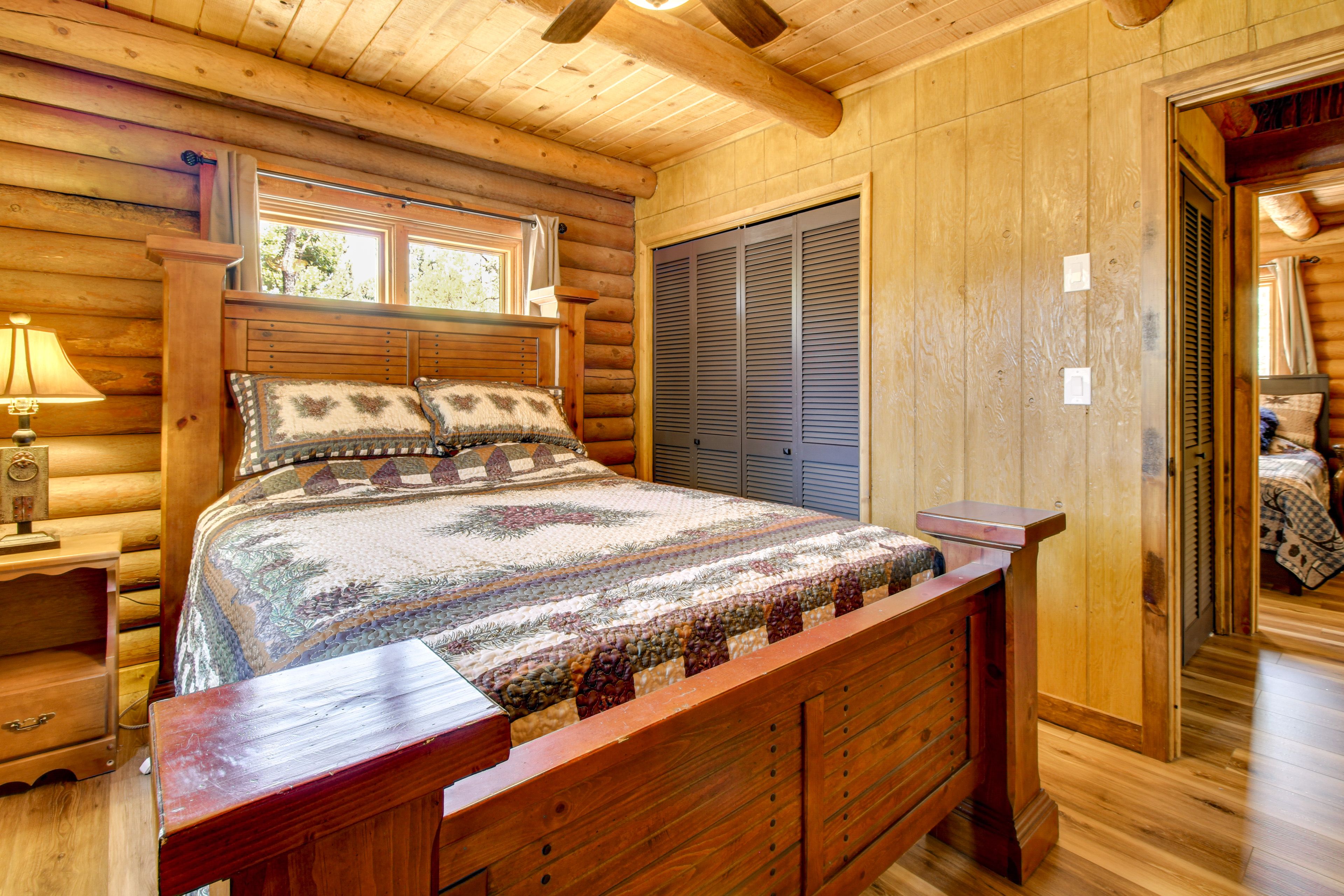 Bedroom 1 | King Bed | 1st Floor | Linens Provided