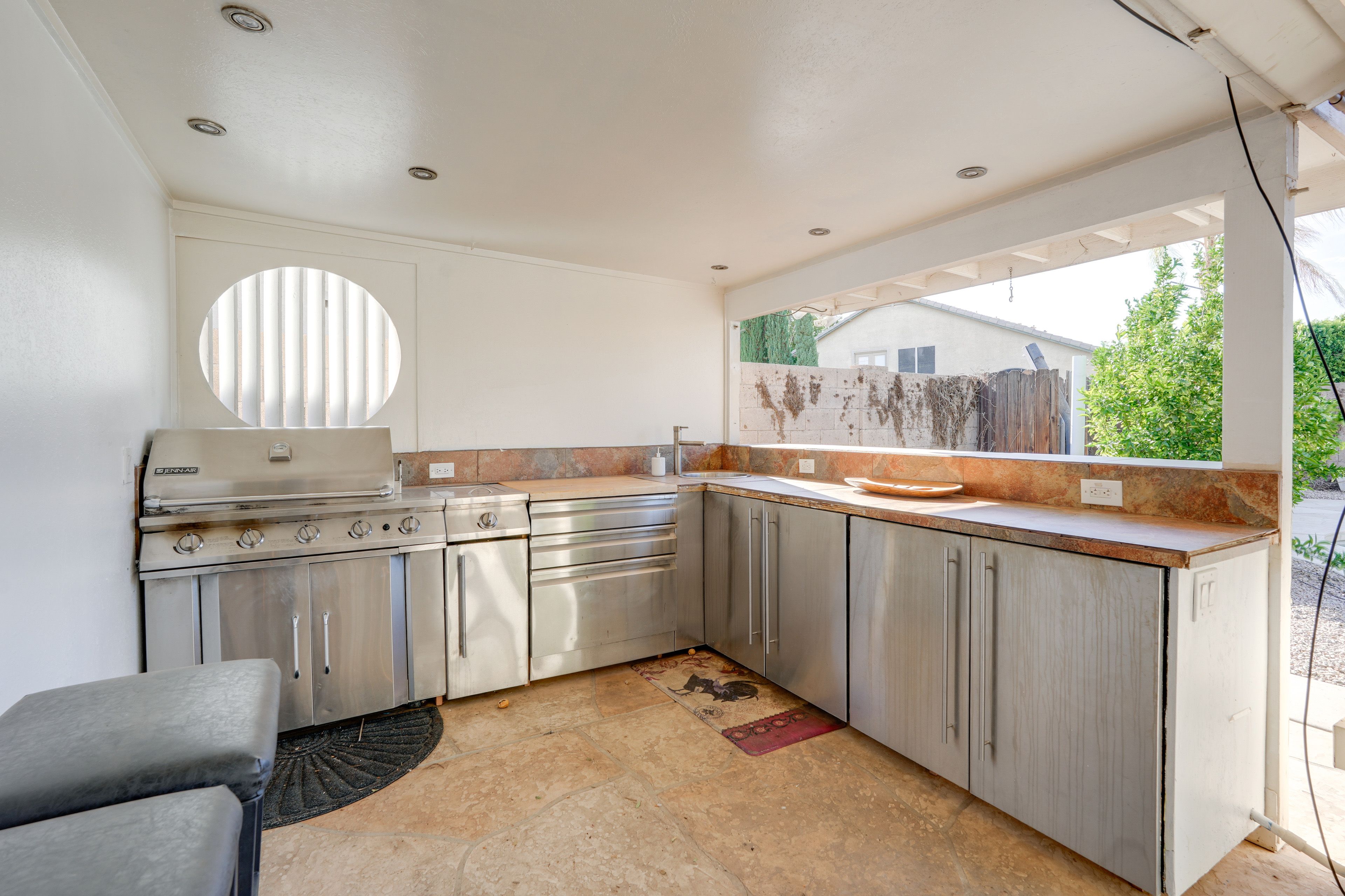 Outdoor Kitchen