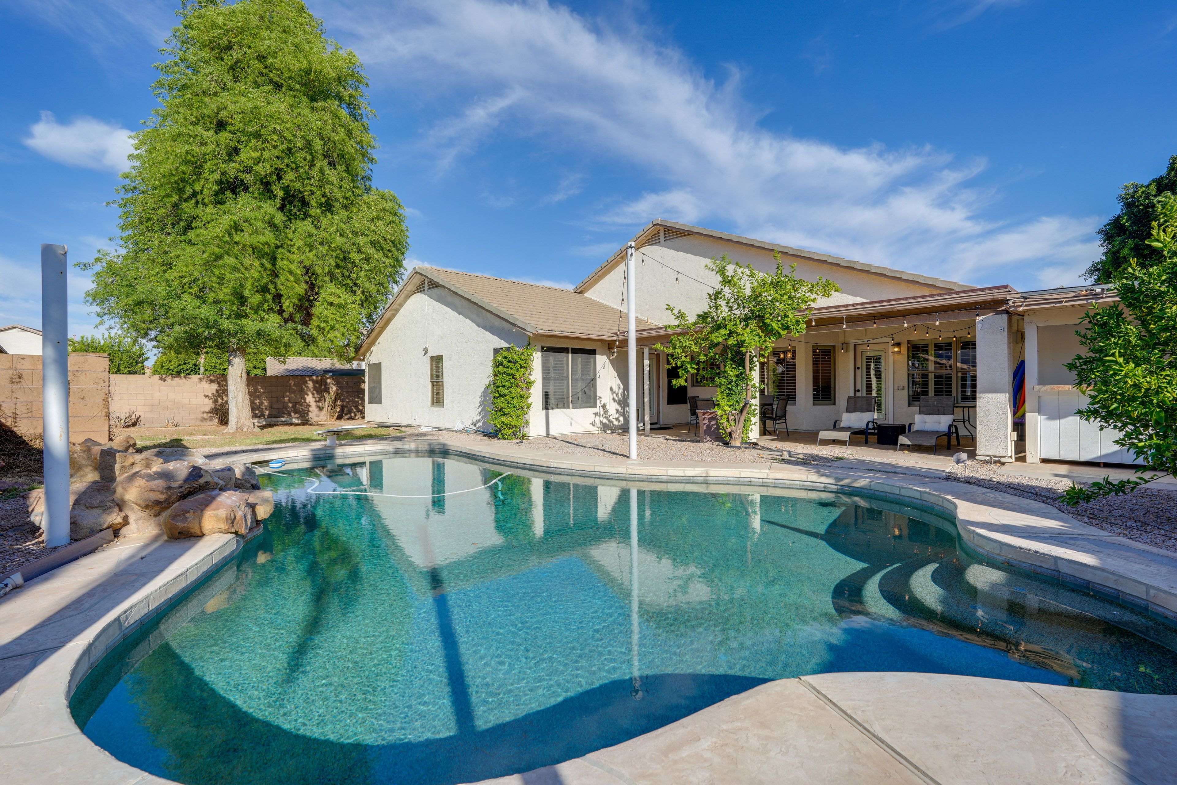 Gilbert Vacation Rental | 4BR | 2BA | 2,470 Sq Ft | 1 Minor Step to Enter