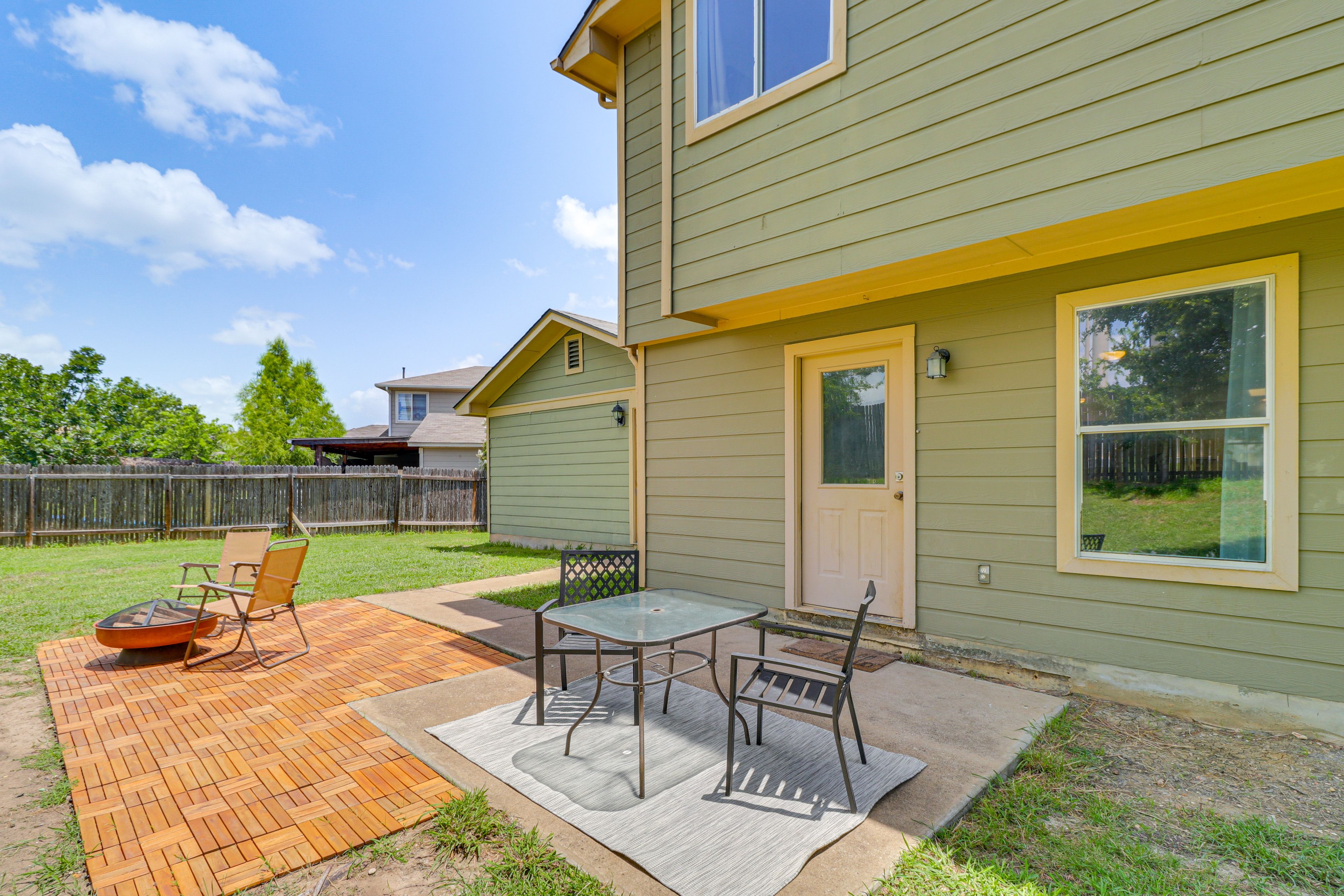 Patio | Outdoor Dining Area | Fire Pit