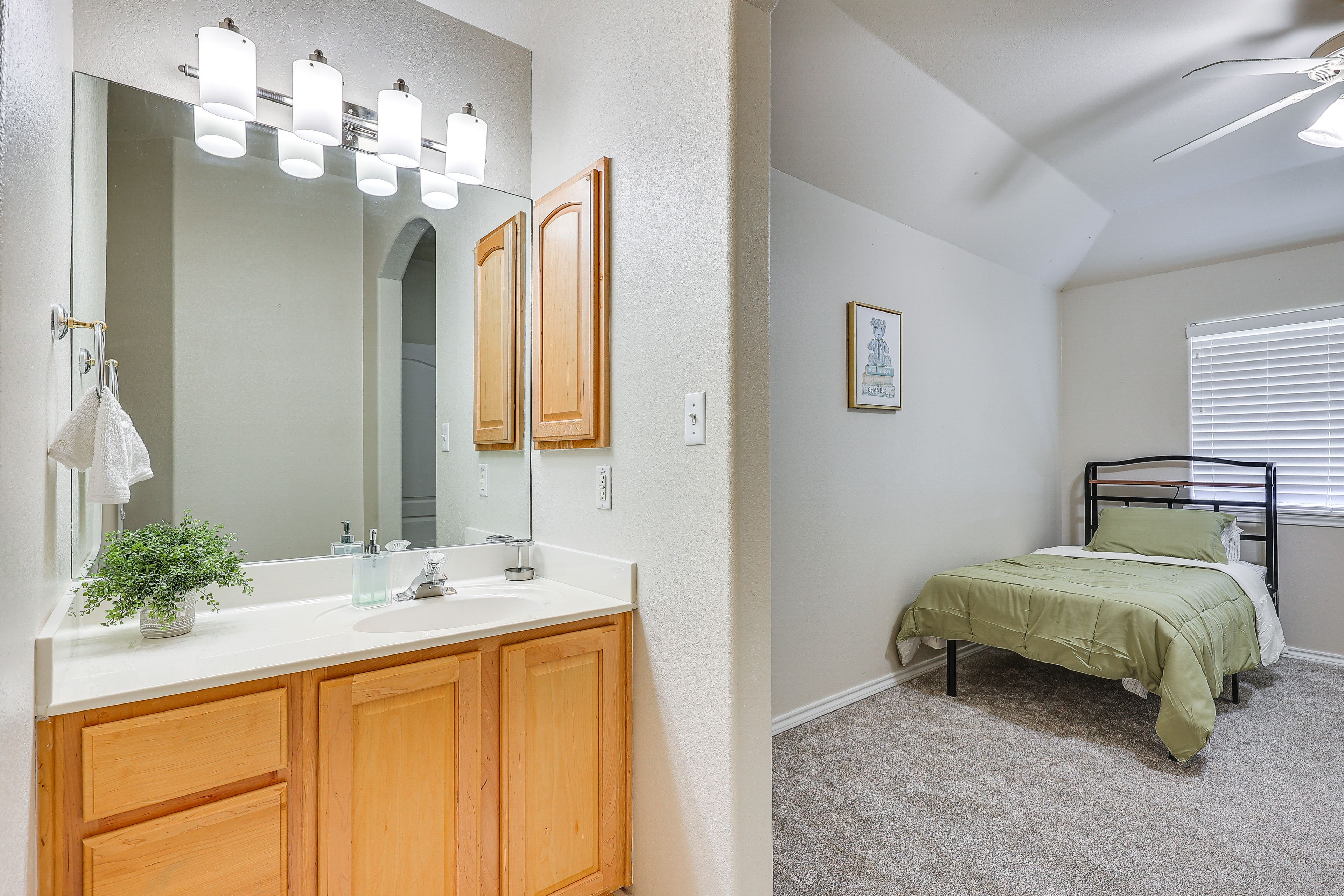 Half Bathroom | 2nd Floor