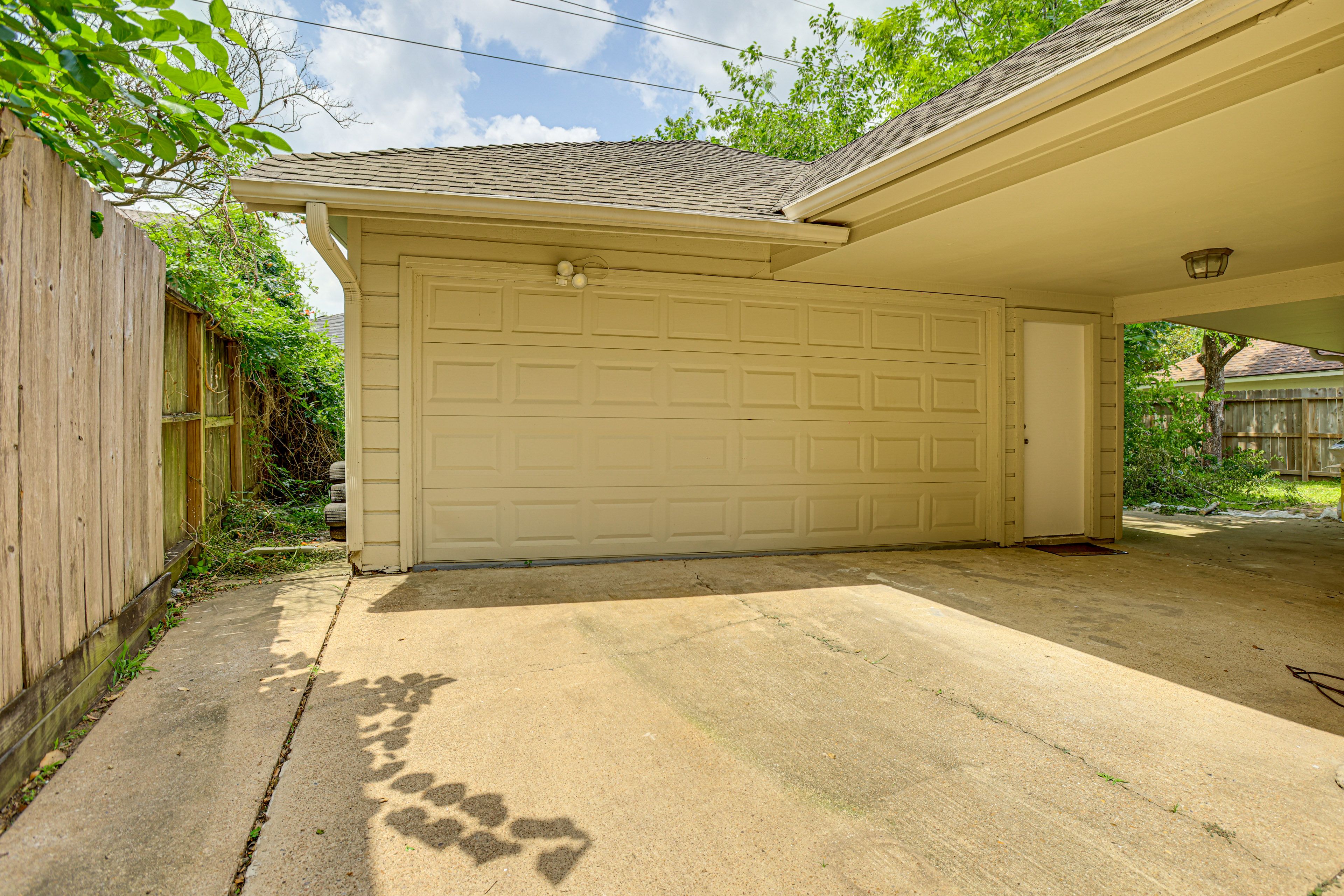 Parking | Driveway (1 Vehicle)