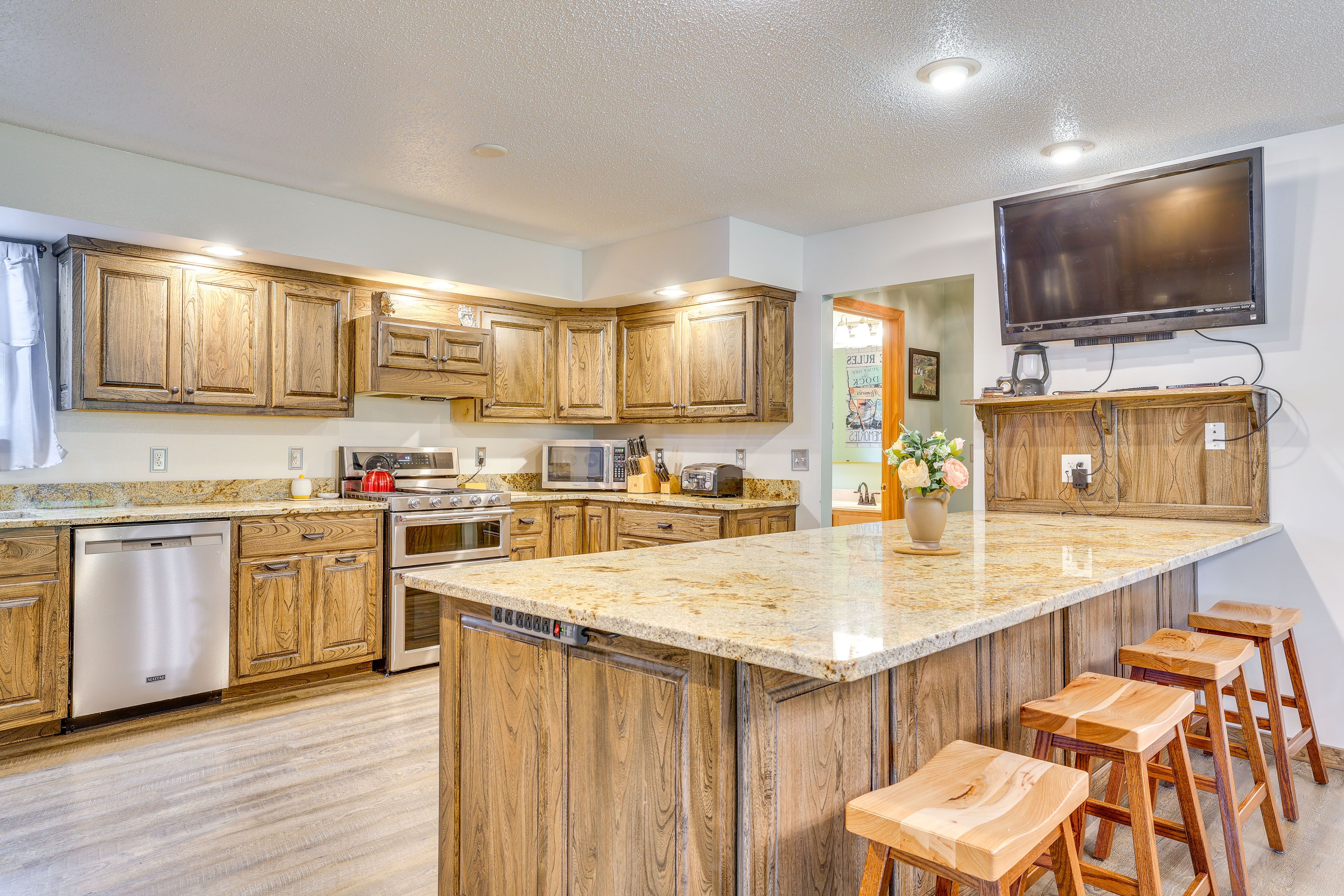 Kitchen | Cooking Basics | Smart TV | 1st Floor