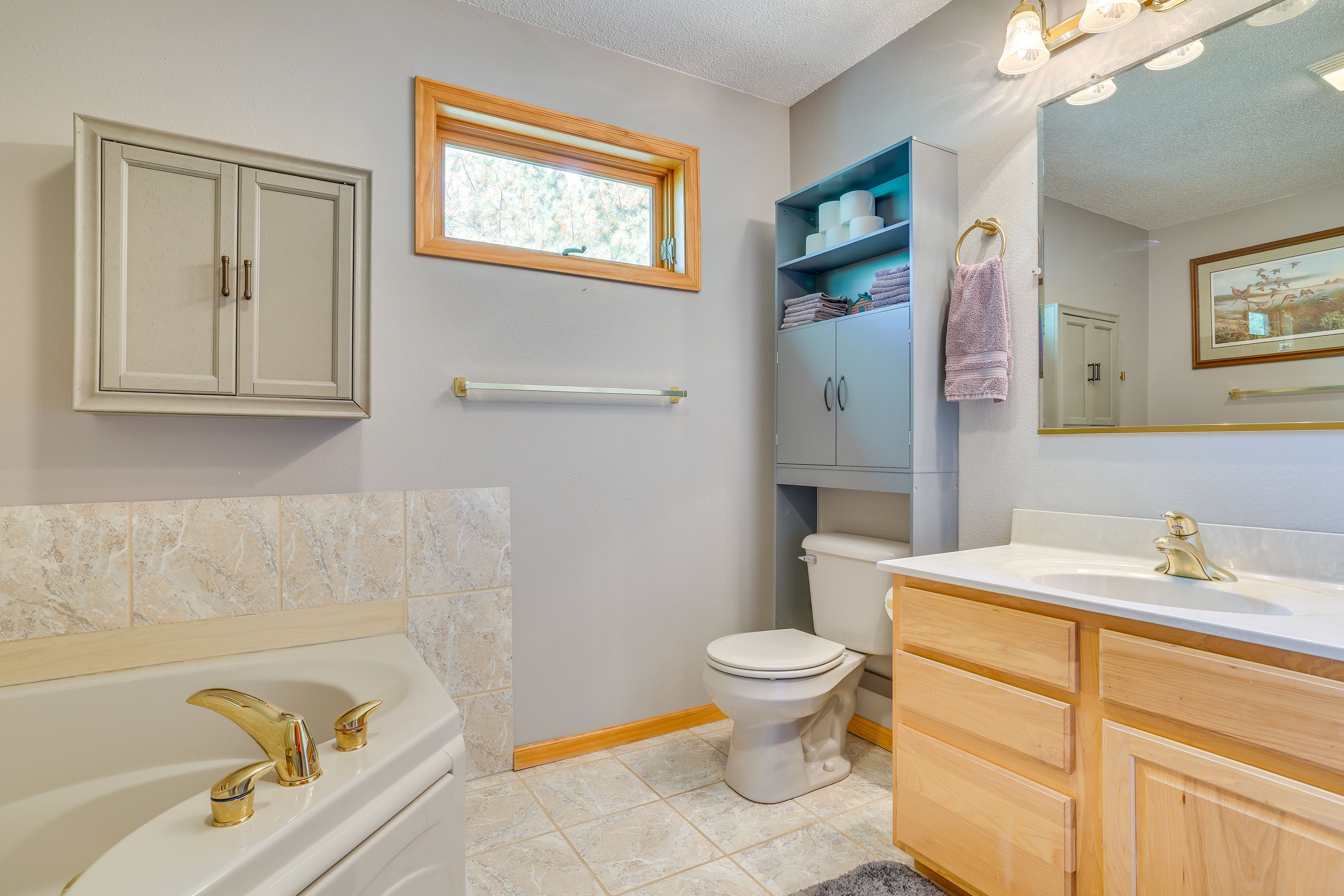 Bathroom | 2nd Floor