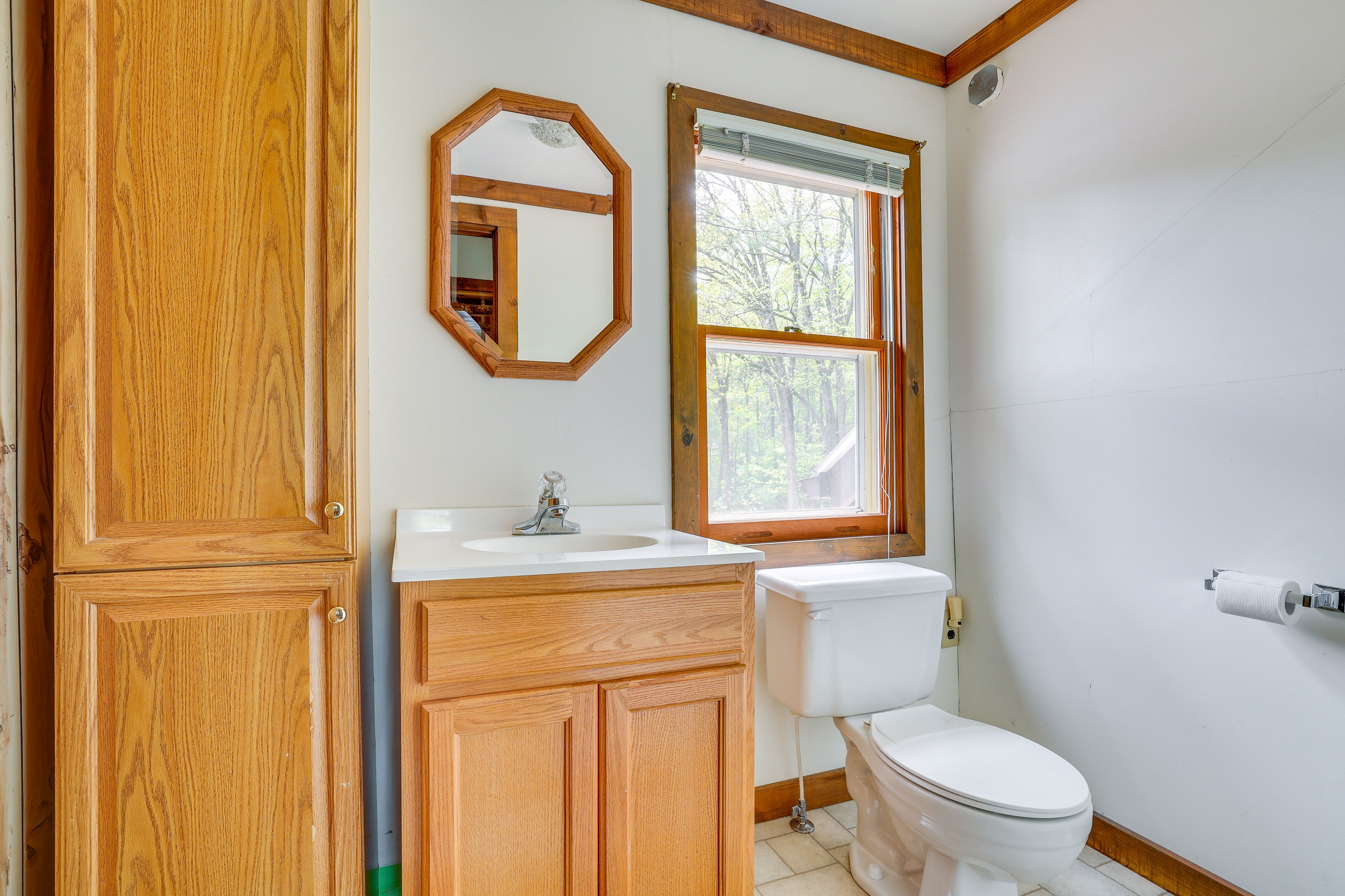 Half Bathroom | 1st Floor