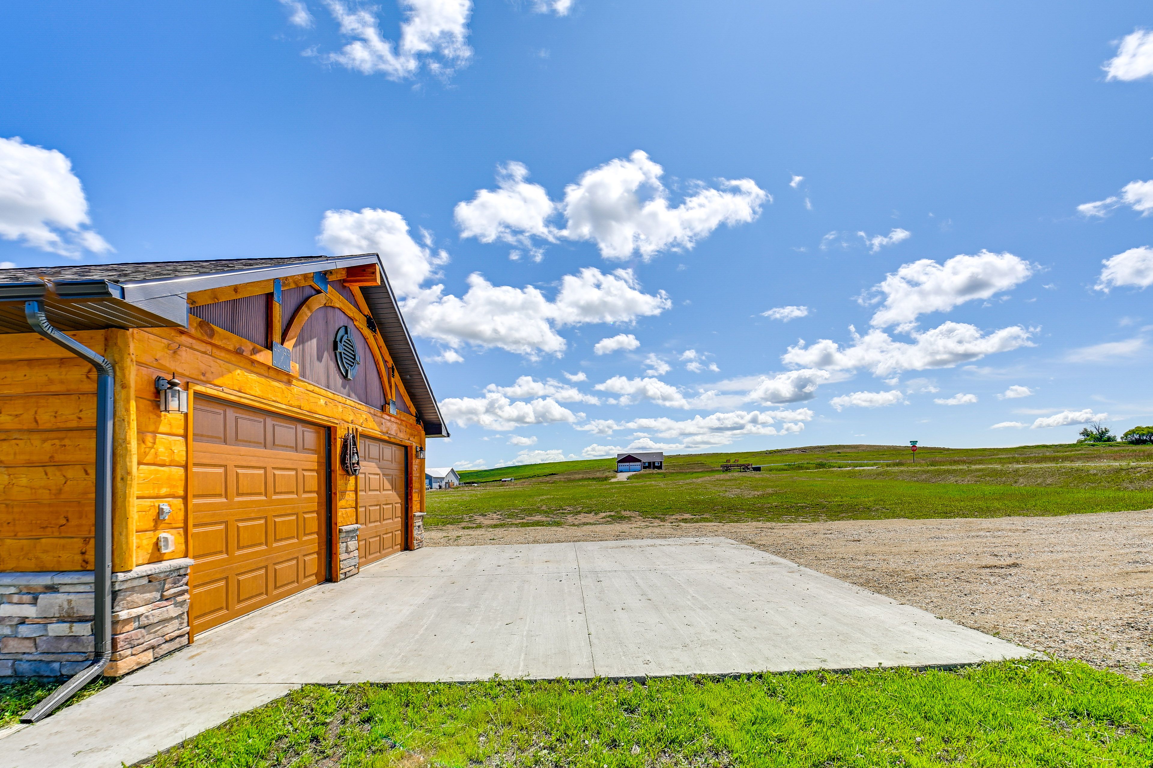 Home Exterior | Parking | Driveway (4 Vehicles)