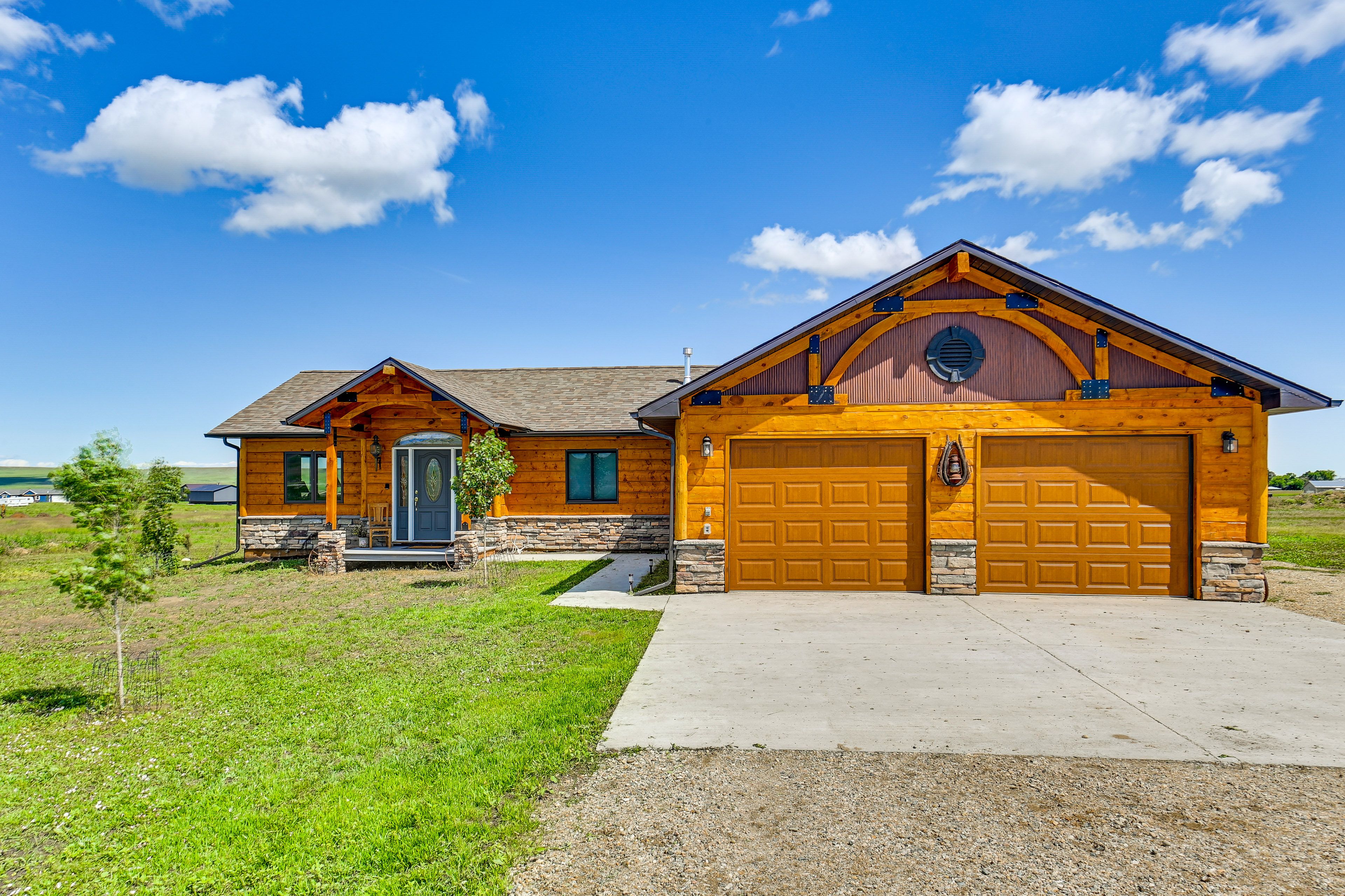 Roberts Vacation Rental | 2BR | 2BA | 1,250 Sq Ft | 2 Steps to Enter