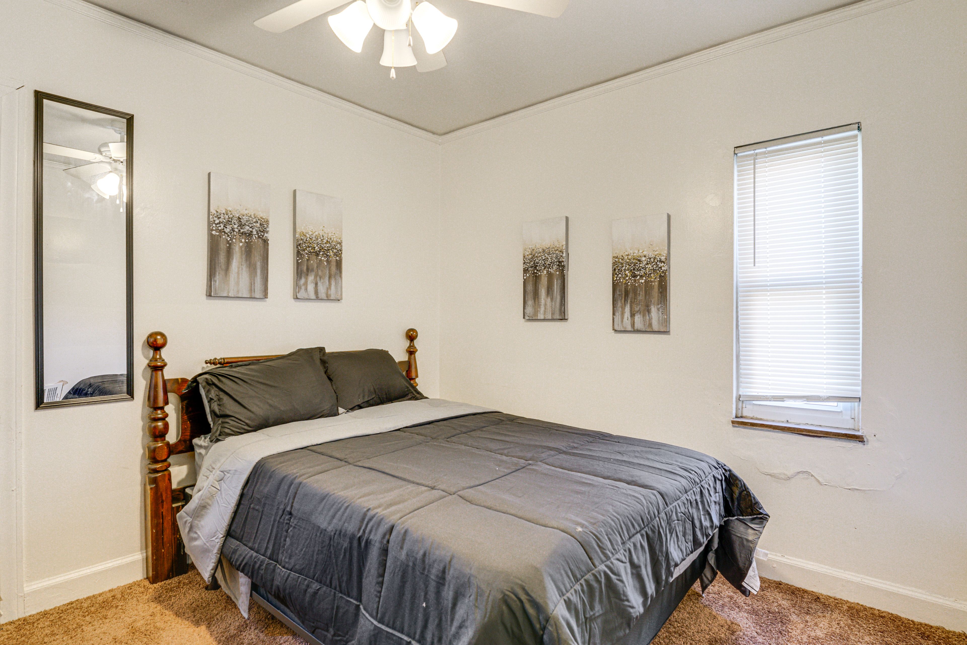 Bedroom 1 | Full Bed | Linens Provided | 1st Floor