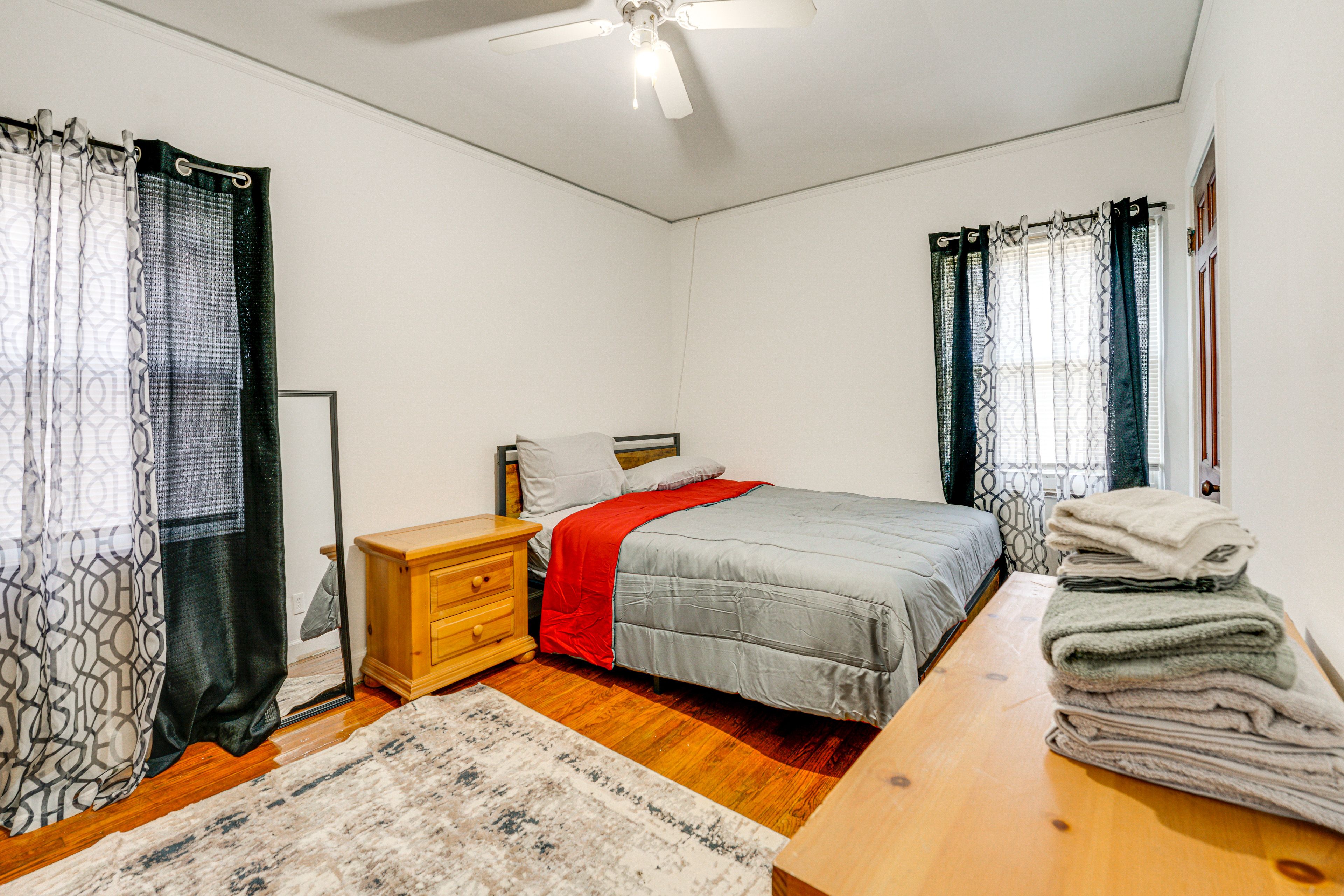 Bedroom 2 | Full Bed | 1st Floor