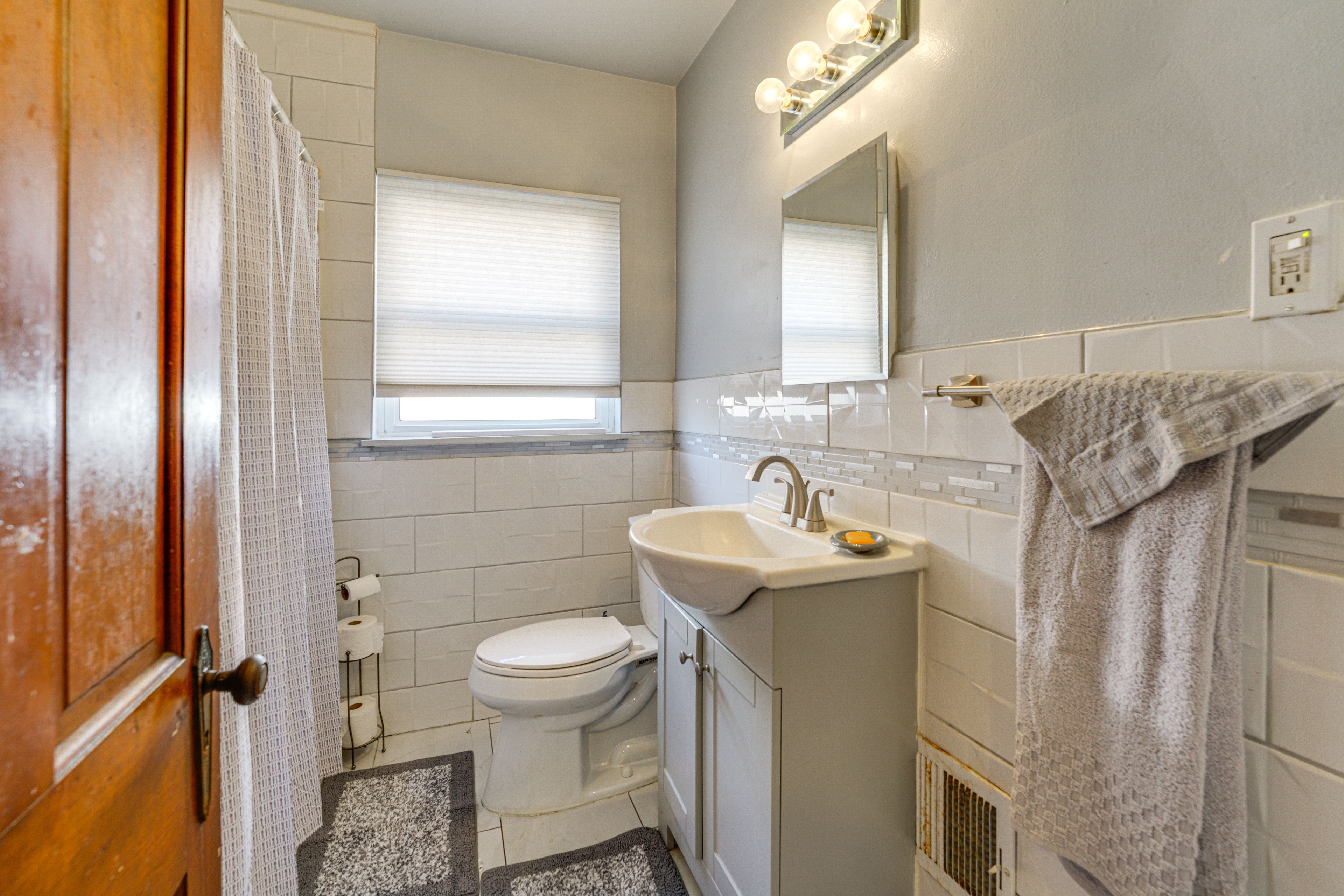 Full Bath | Complimentary Toiletries | Towels Provided | 1st Floor