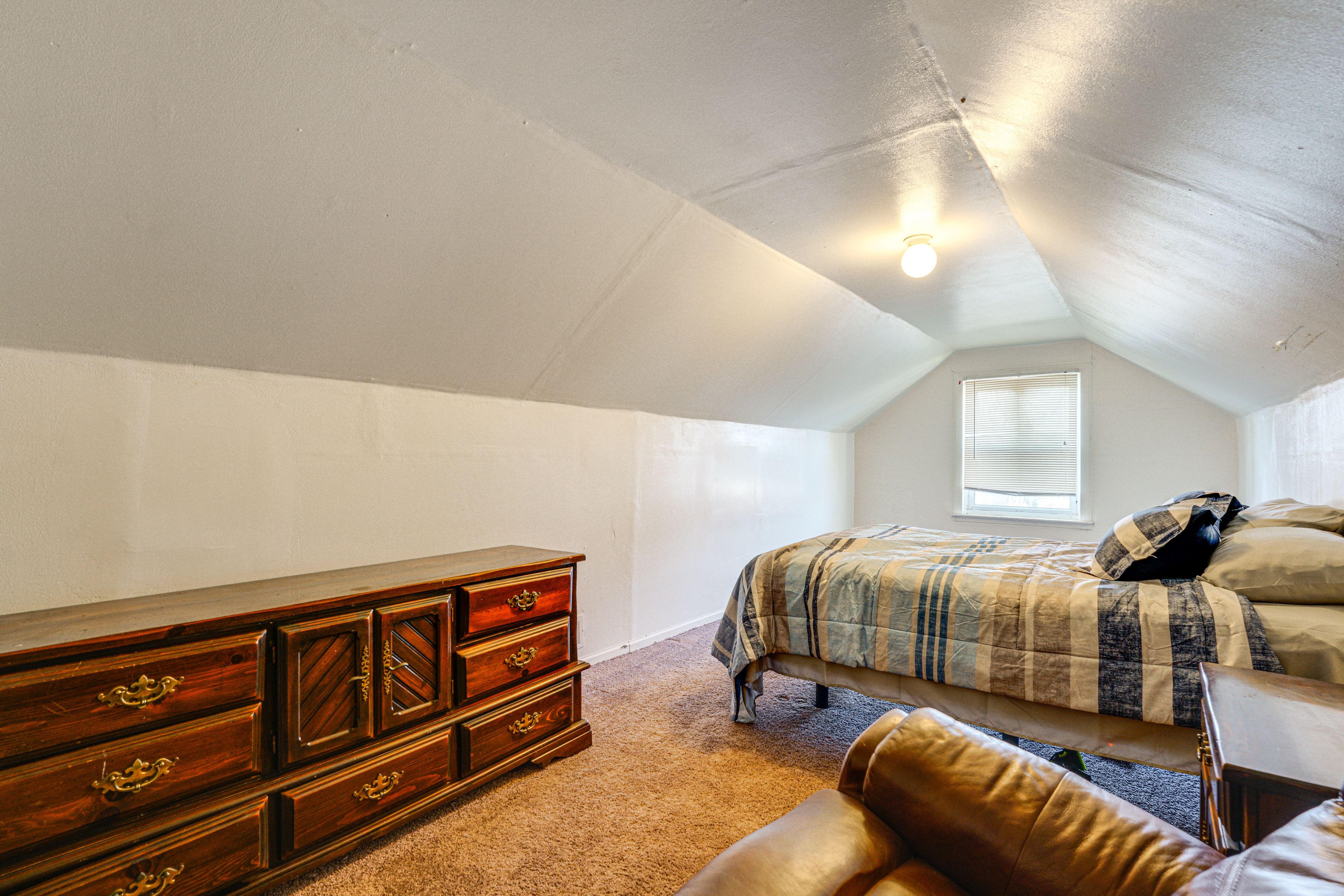 Bedroom 3 | Full Bed | 2nd Floor