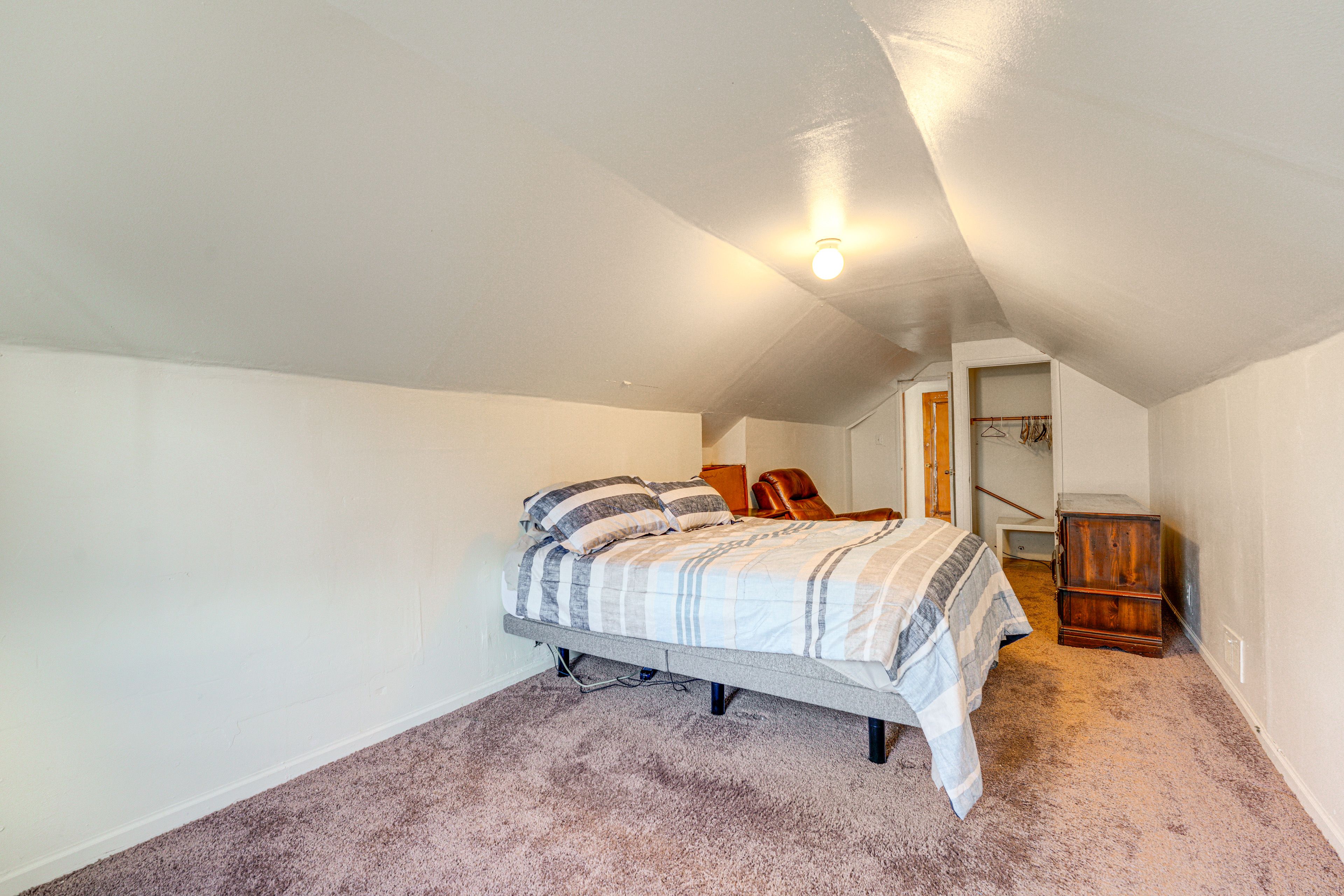 Bedroom 4 | Full Bed | 2nd Floor