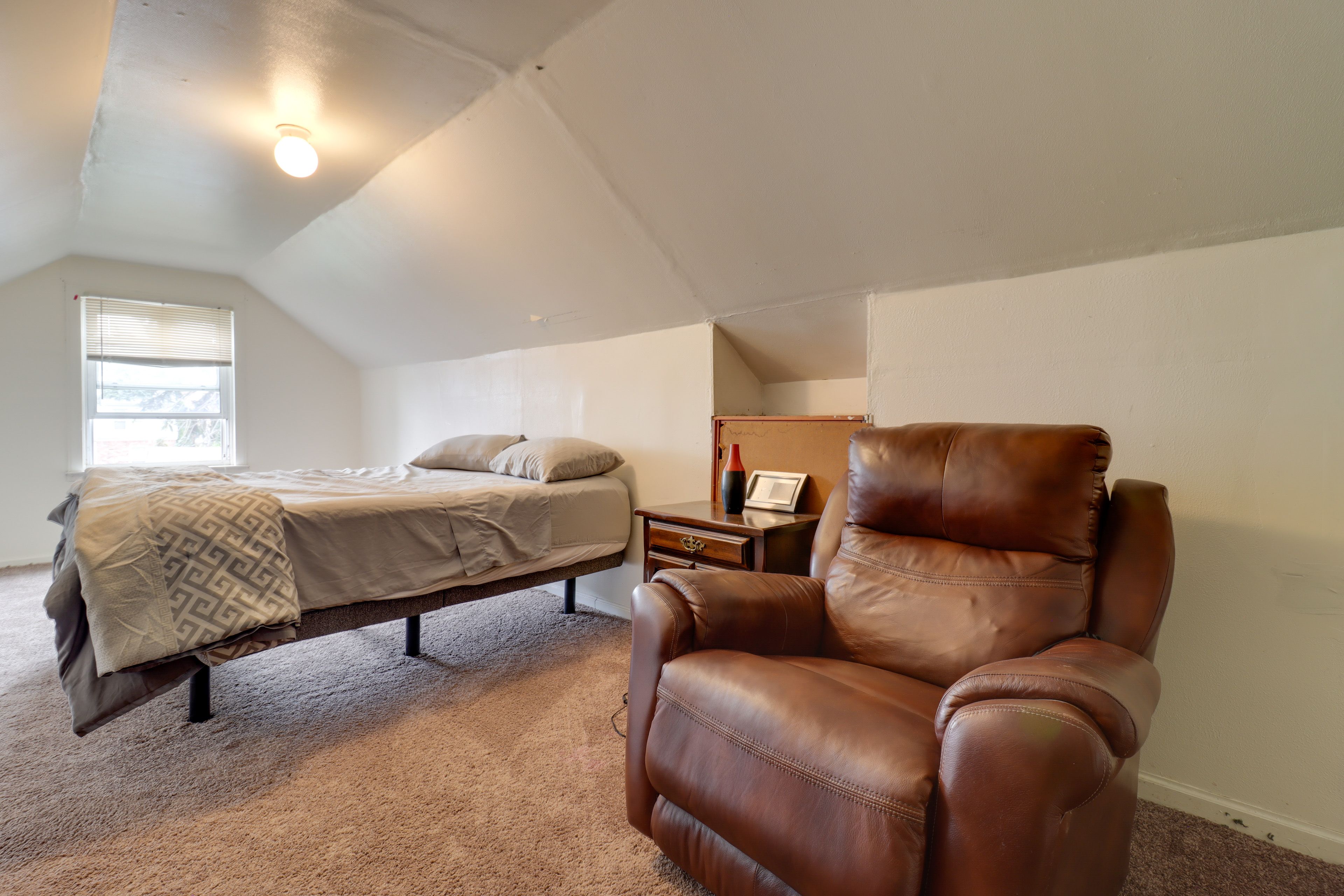 Bedroom 3 | Full Bed | 2nd Floor