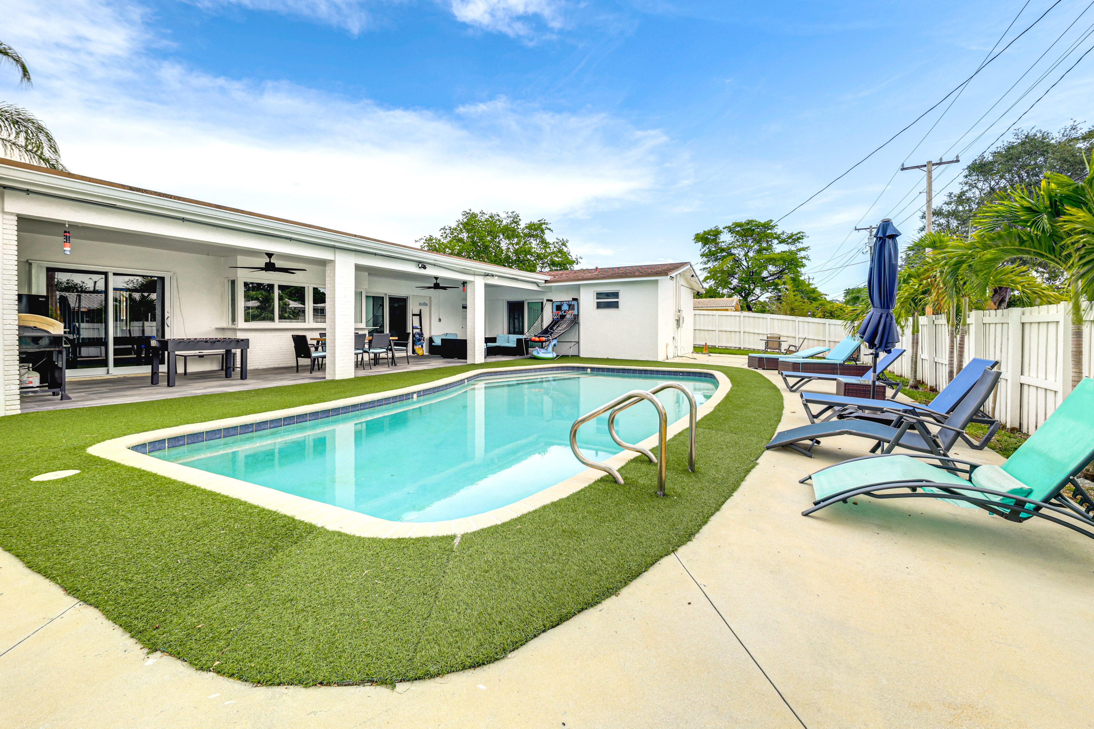 Hollywood Vacation Rental | 3BR | 2BA | 1,850 Sq Ft | Small Step to Enter