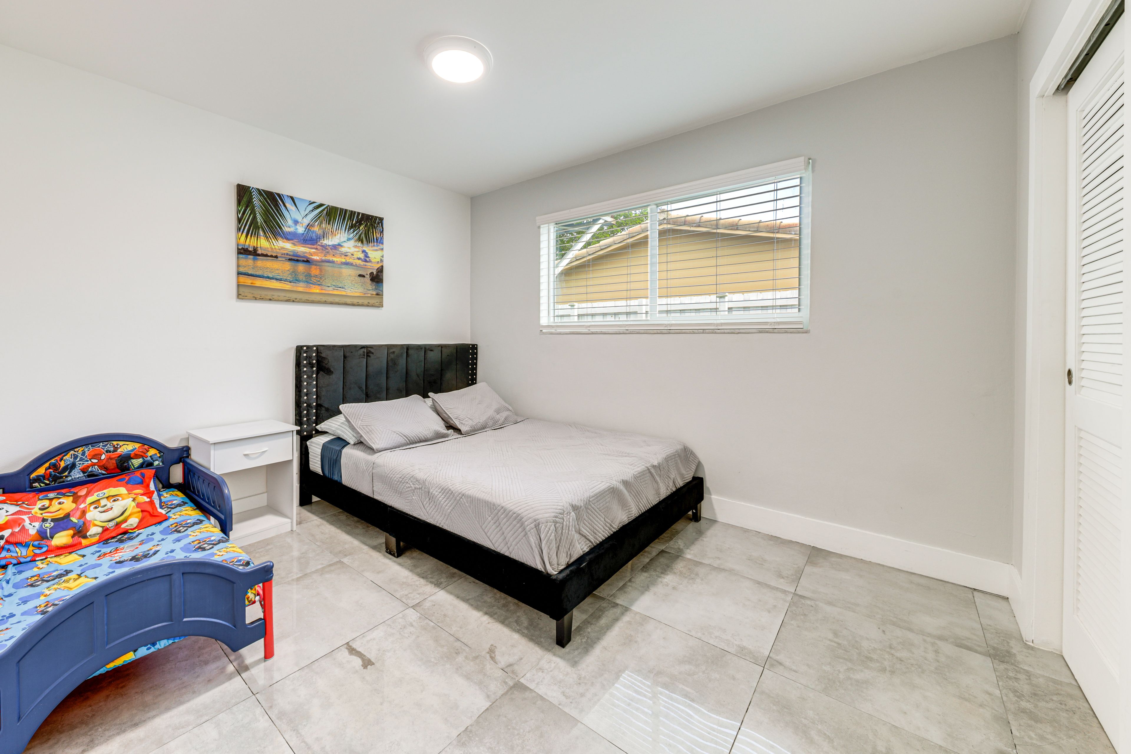 Bedroom 2 | Queen Bed | Toddler Bed