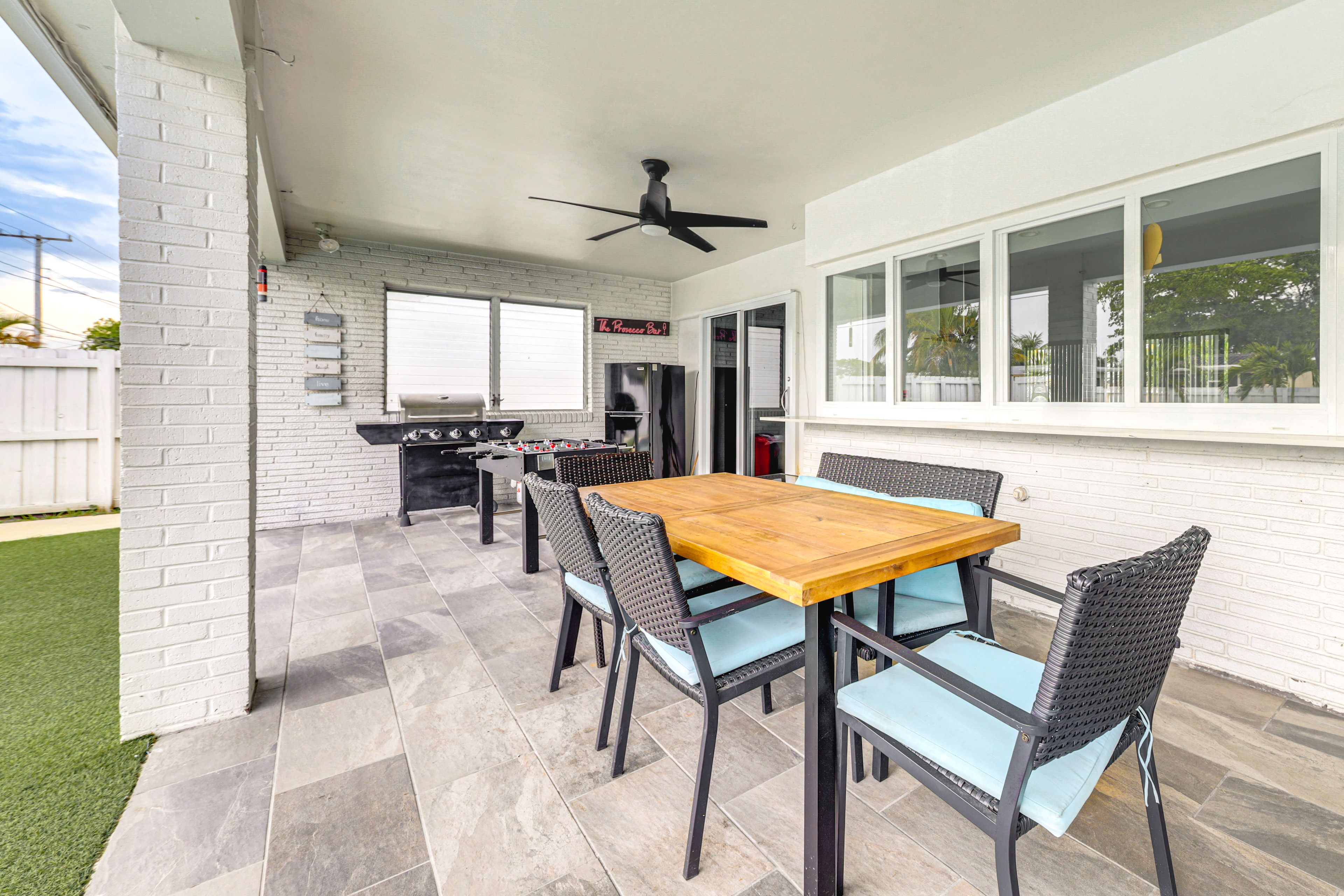 Covered Patio | Foosball Table | Basketball Game | Gas Grill