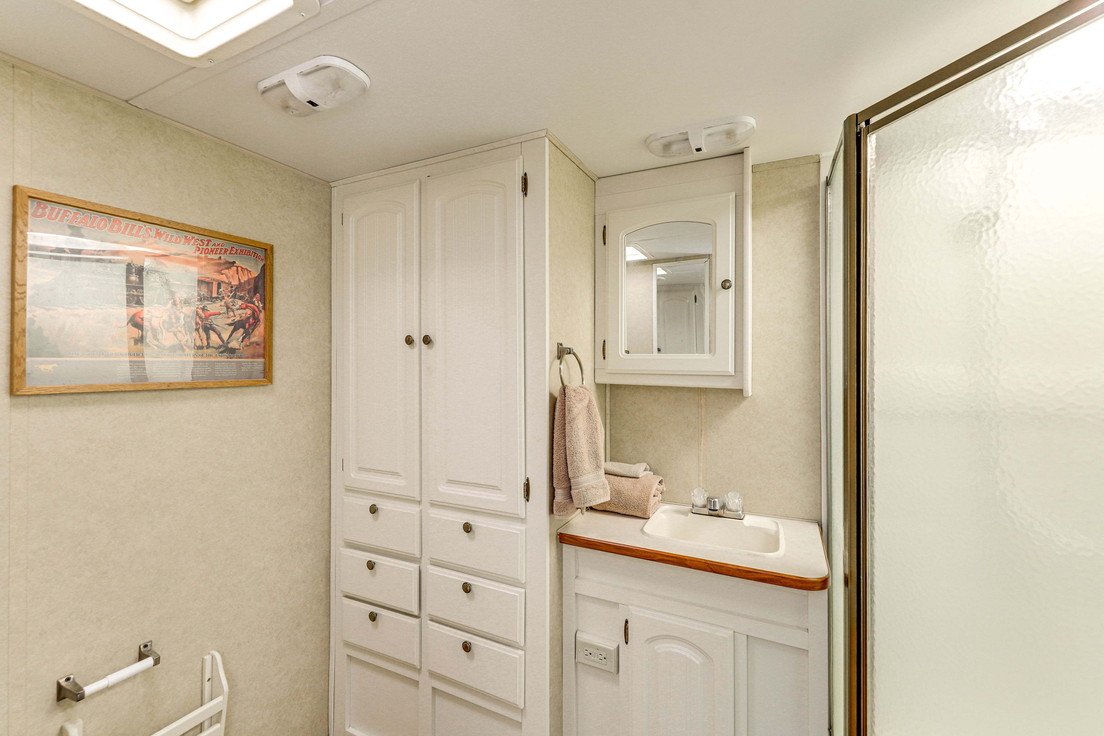 Bathroom | Towels Provided