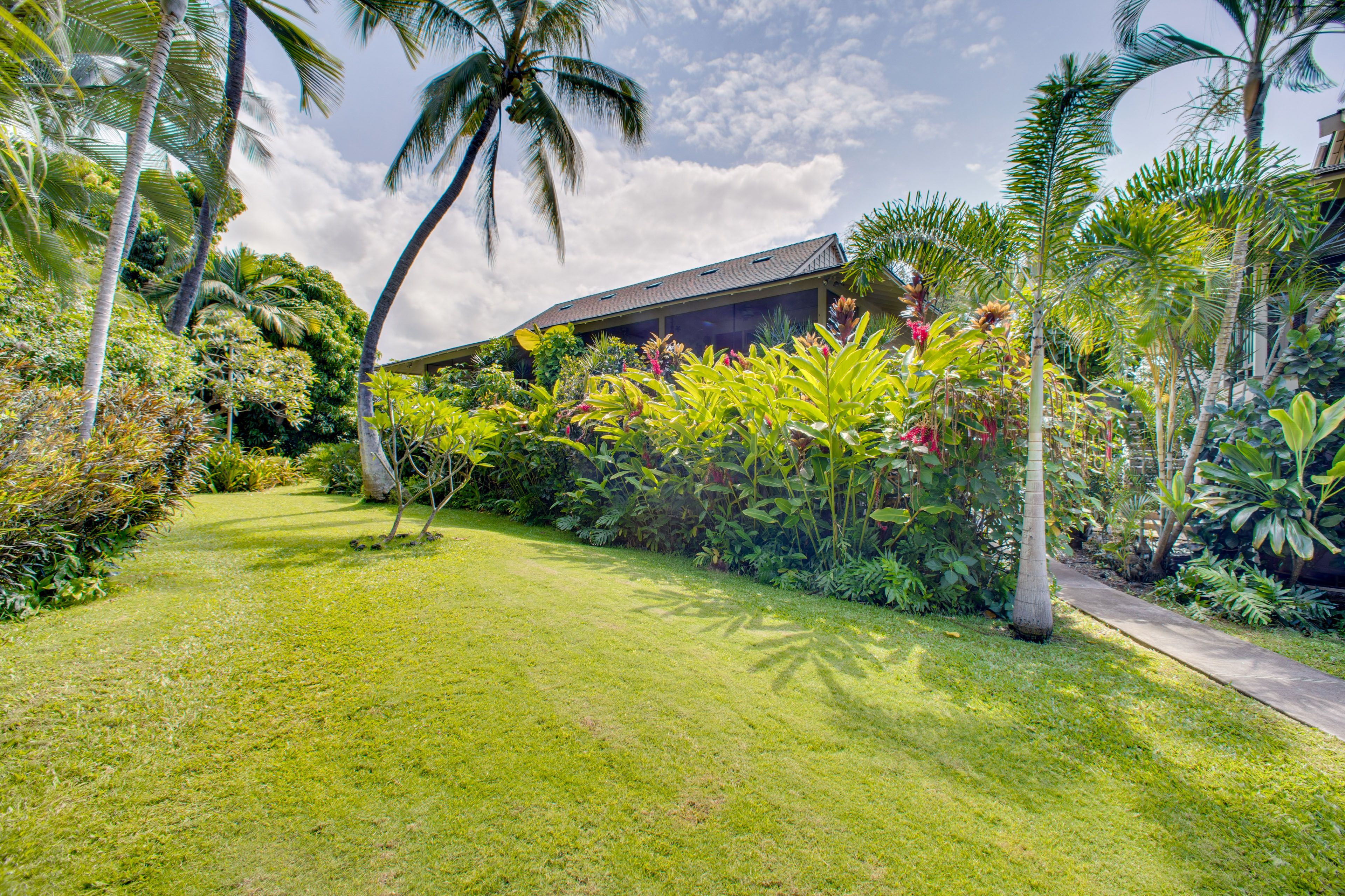 Kalanikai Condos | Community Amenities