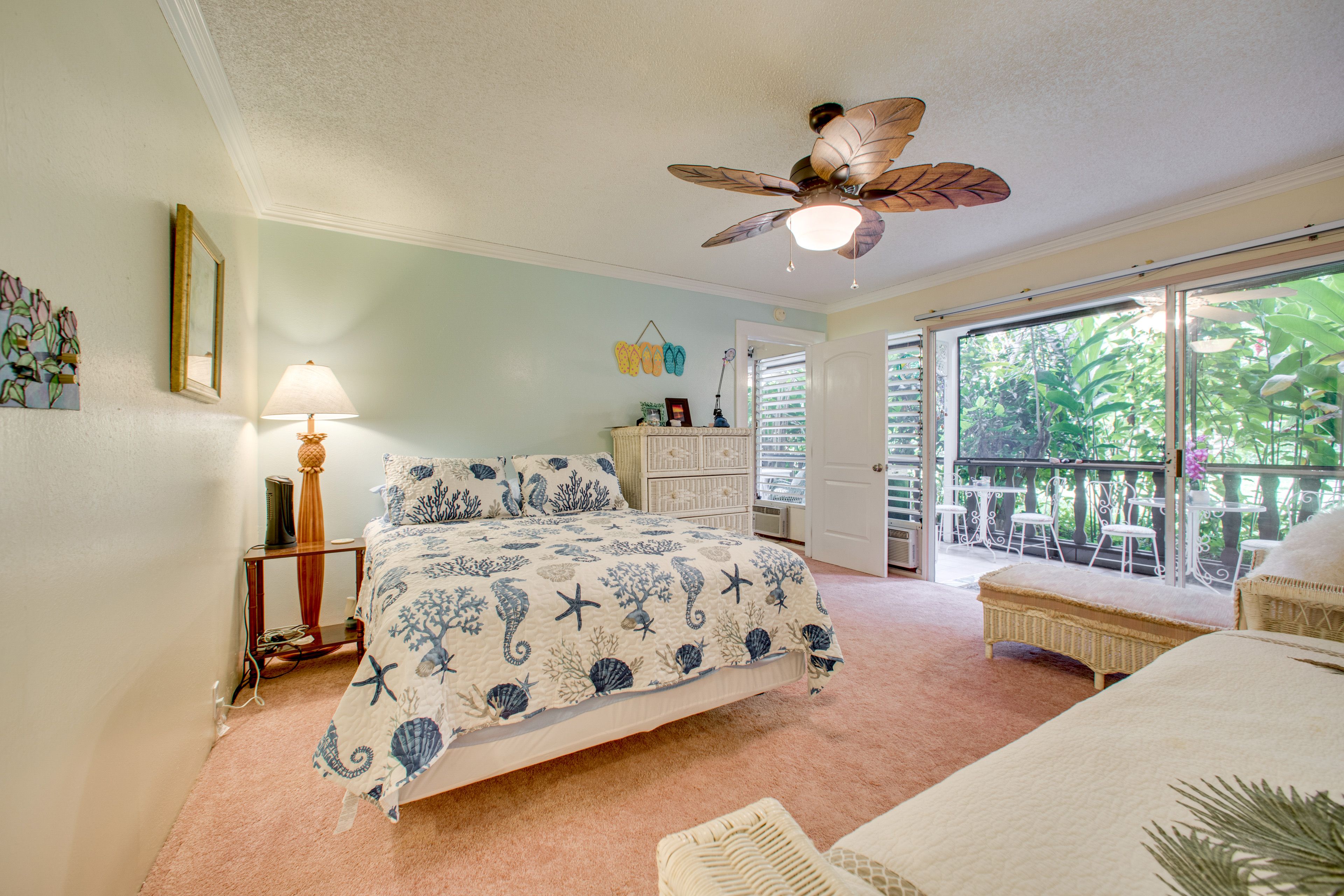 Bedroom | Queen Bed | Twin Daybed