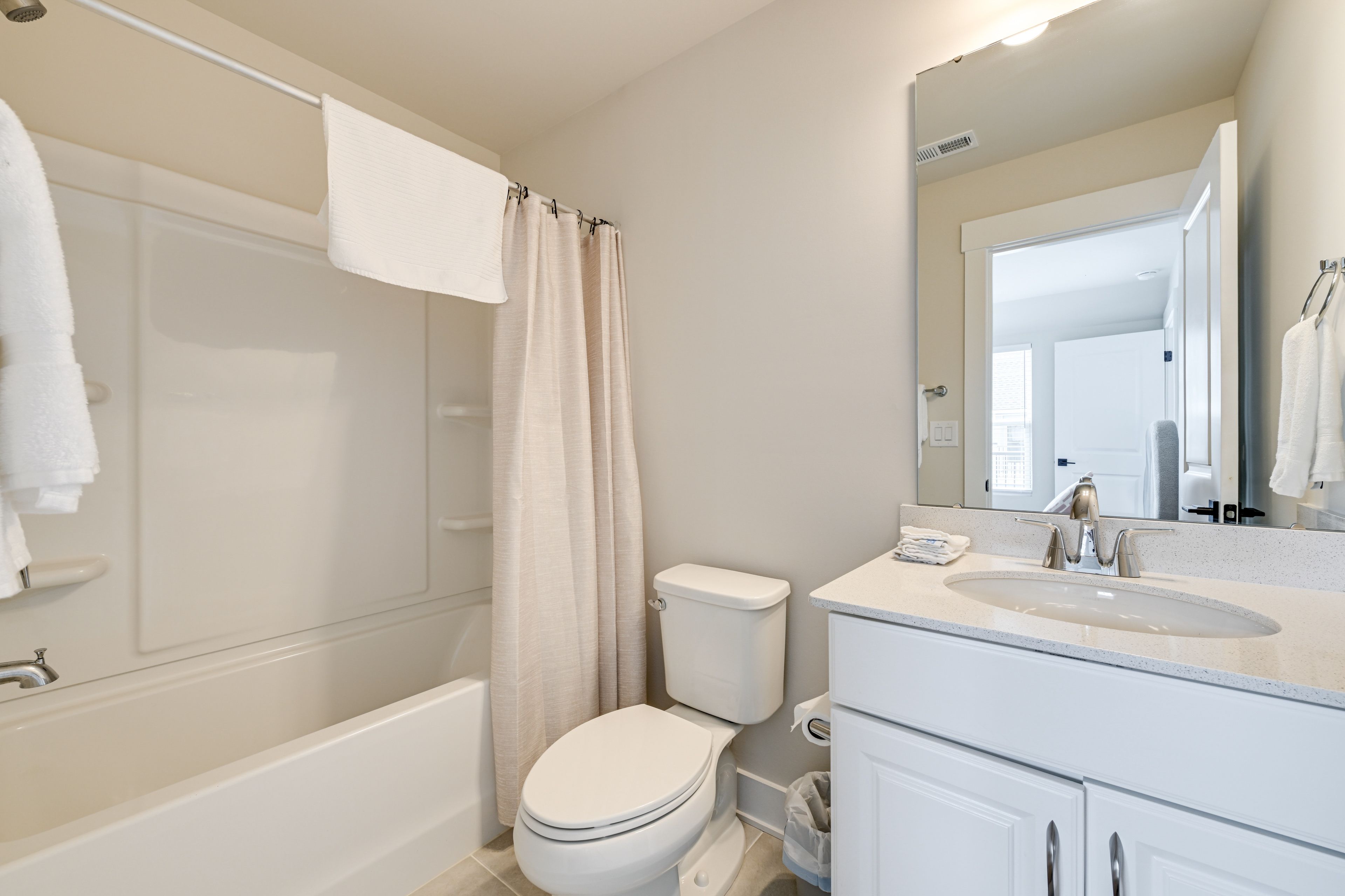 Full Bathroom | 3rd Floor