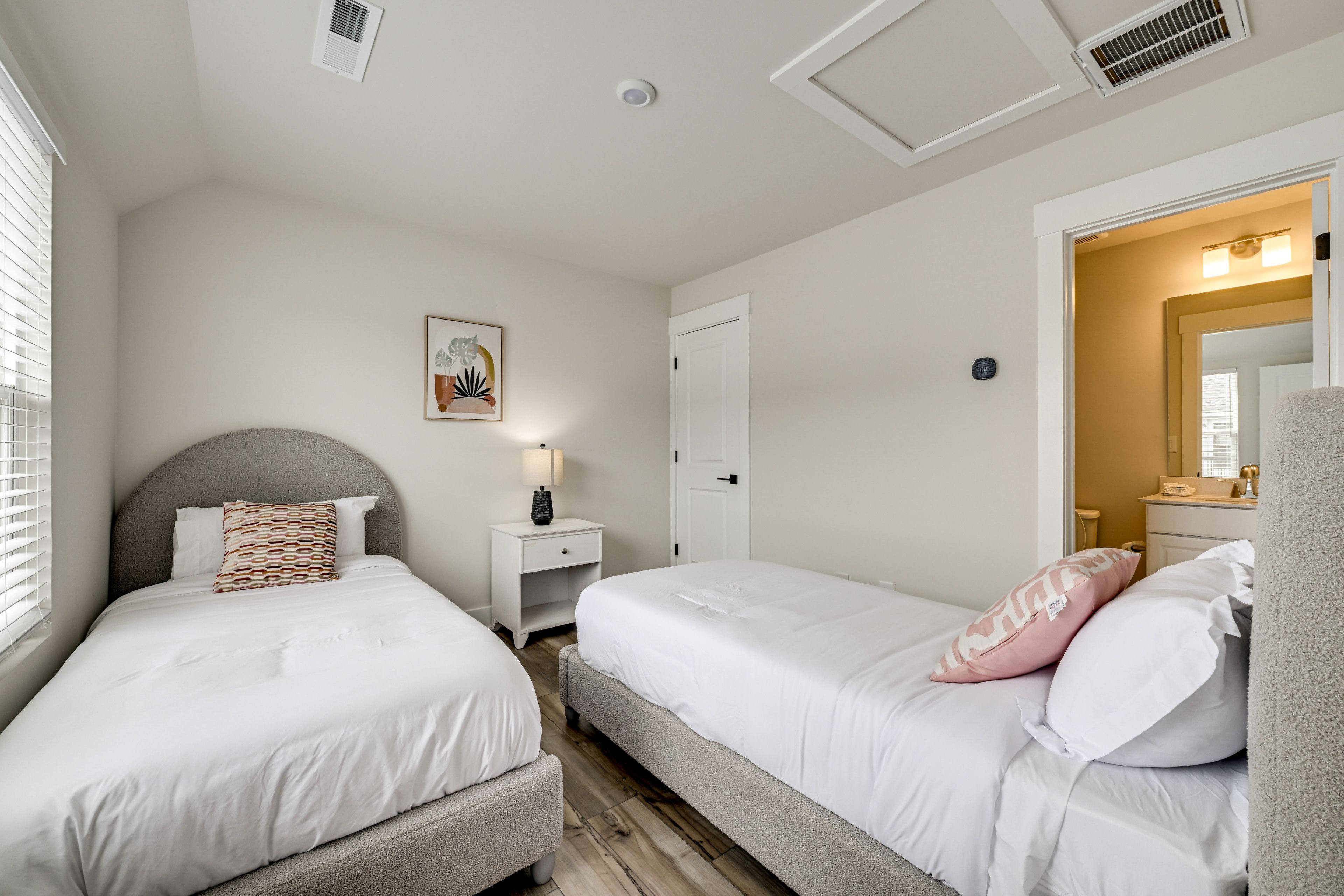 Bedroom 3 | 2 Twin Beds | 3rd Floor