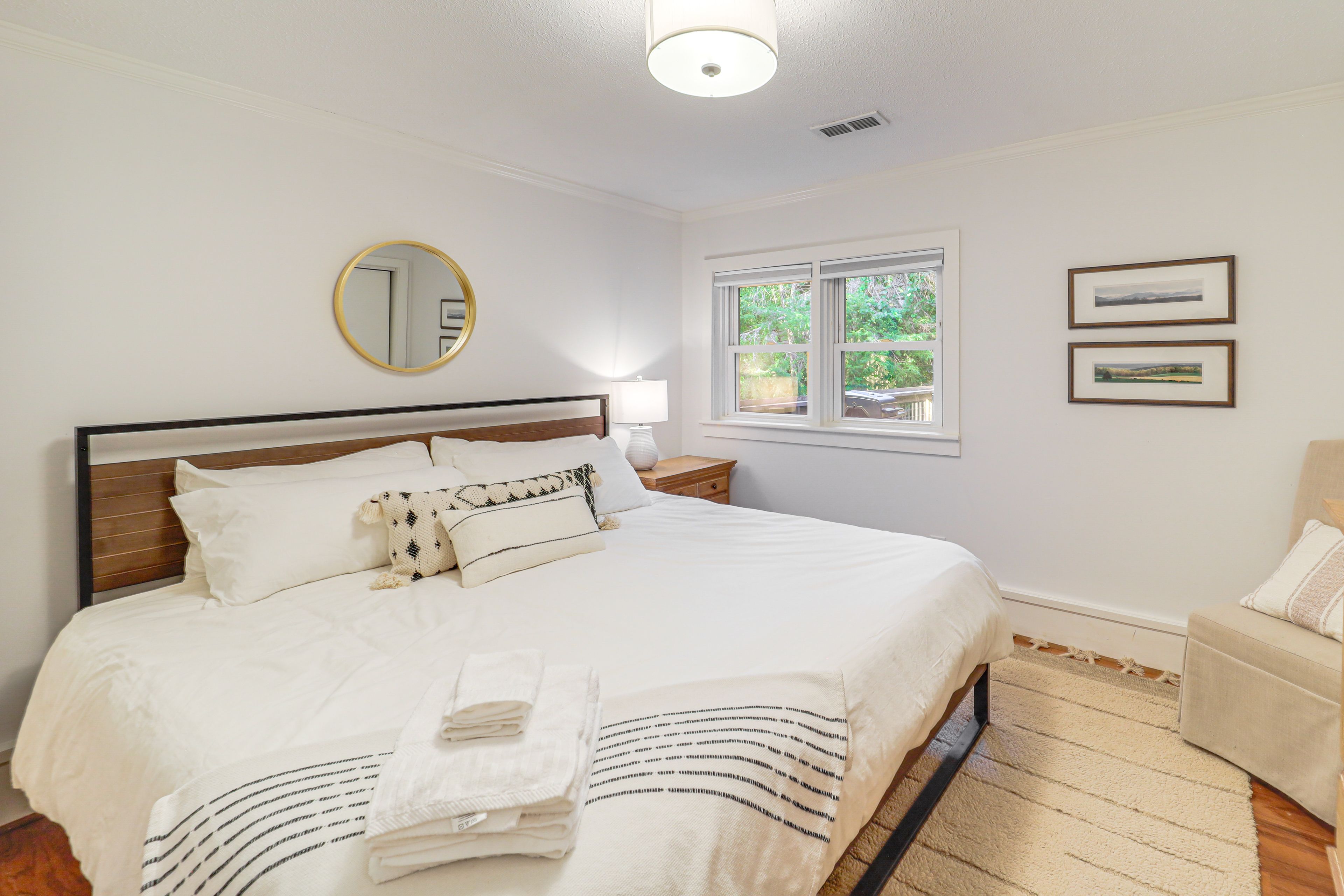 Bedroom 2 | King Bed