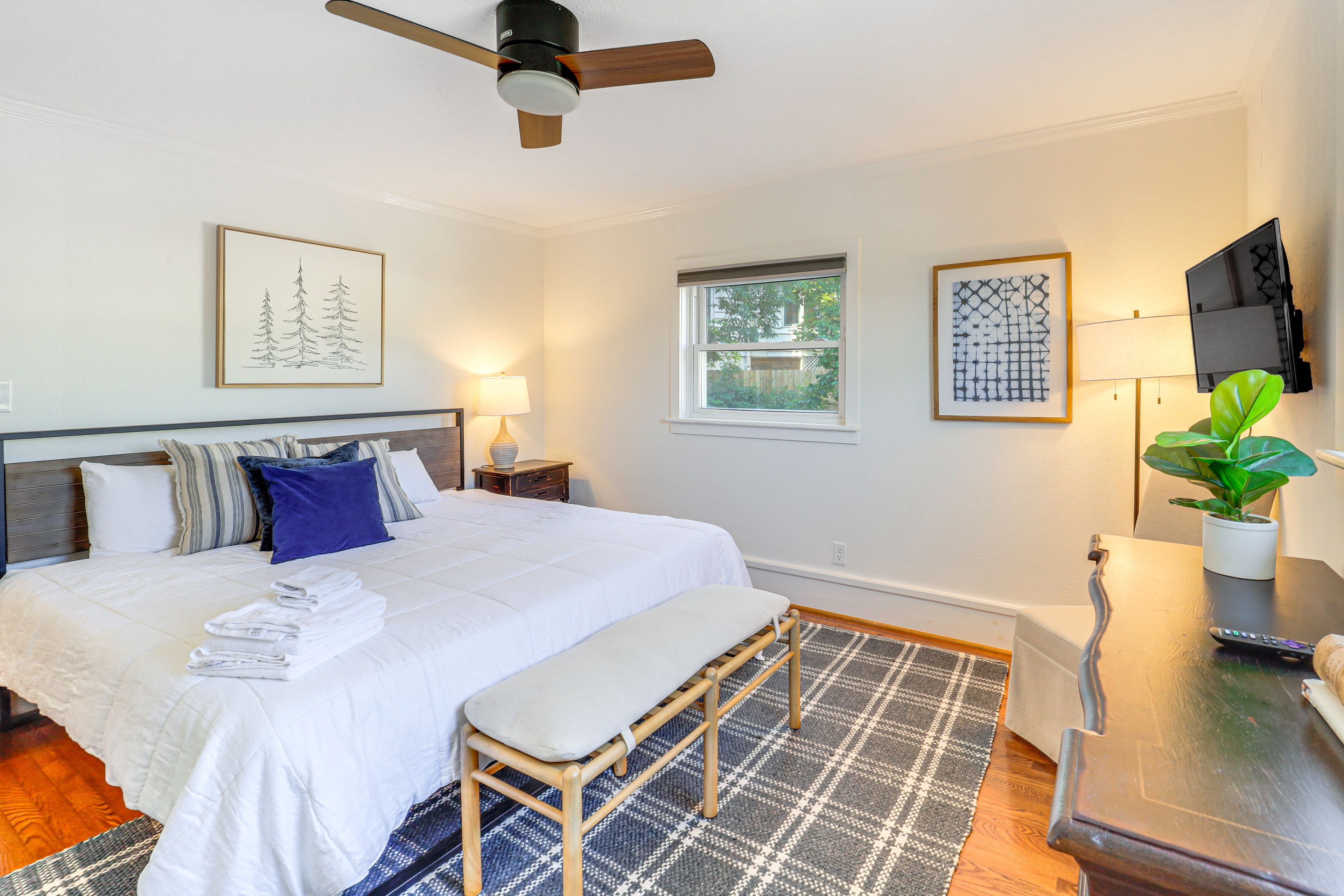 Bedroom 1 | King Bed | Linens Provided