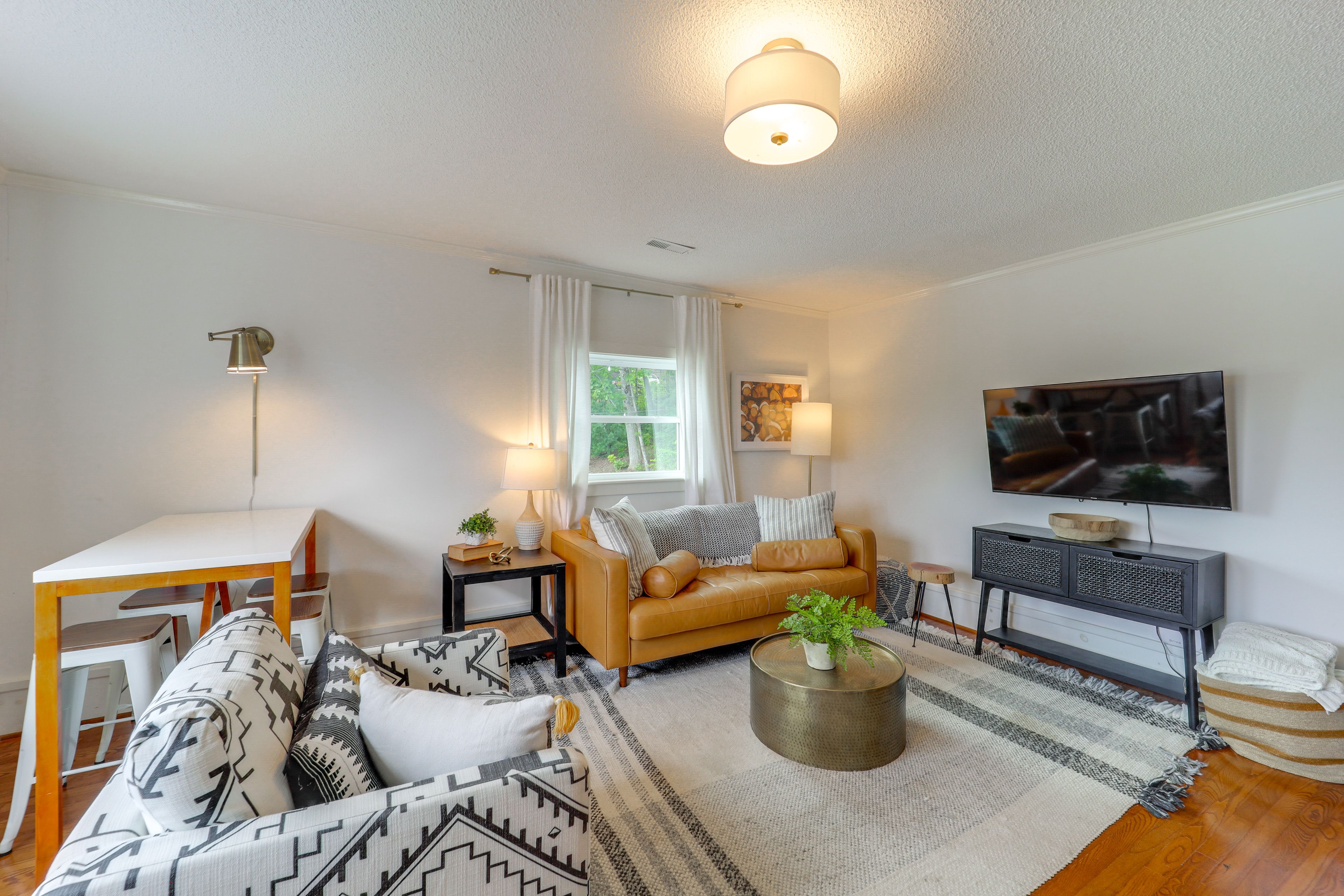 Living Room | Central A/C & Heat | Free WiFi