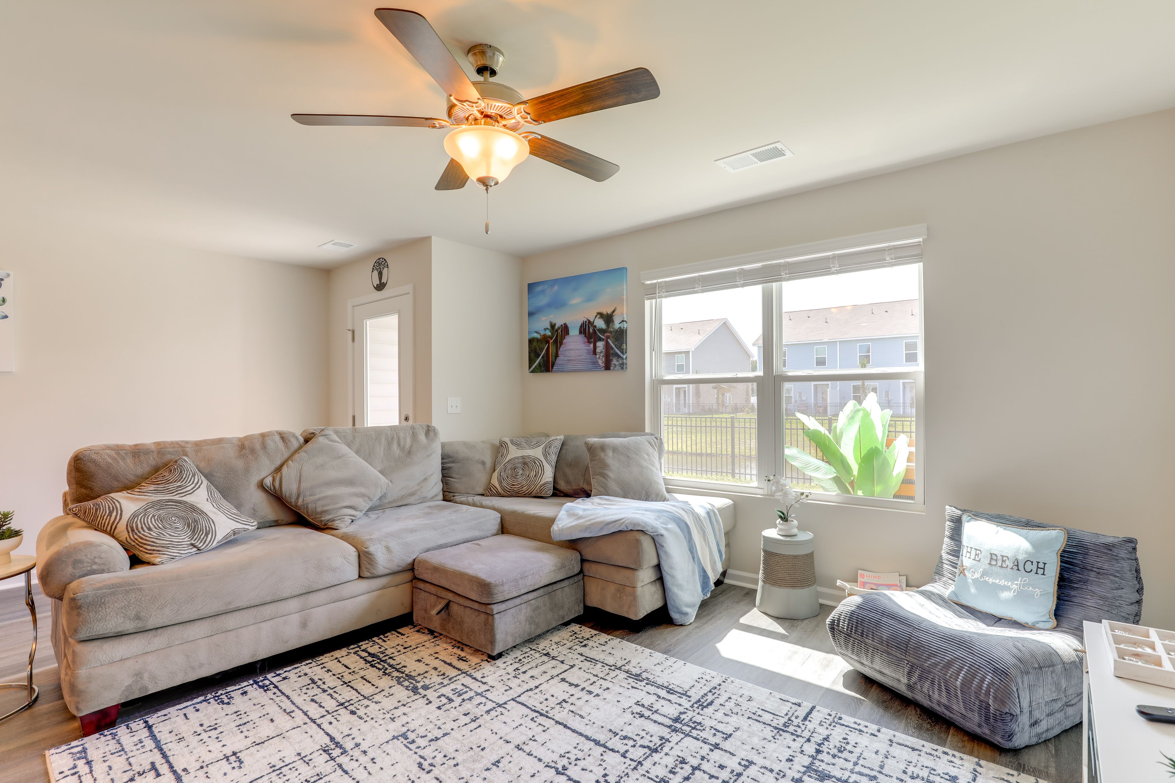 Living Room | 1st Floor | Smart TV | Fireplace