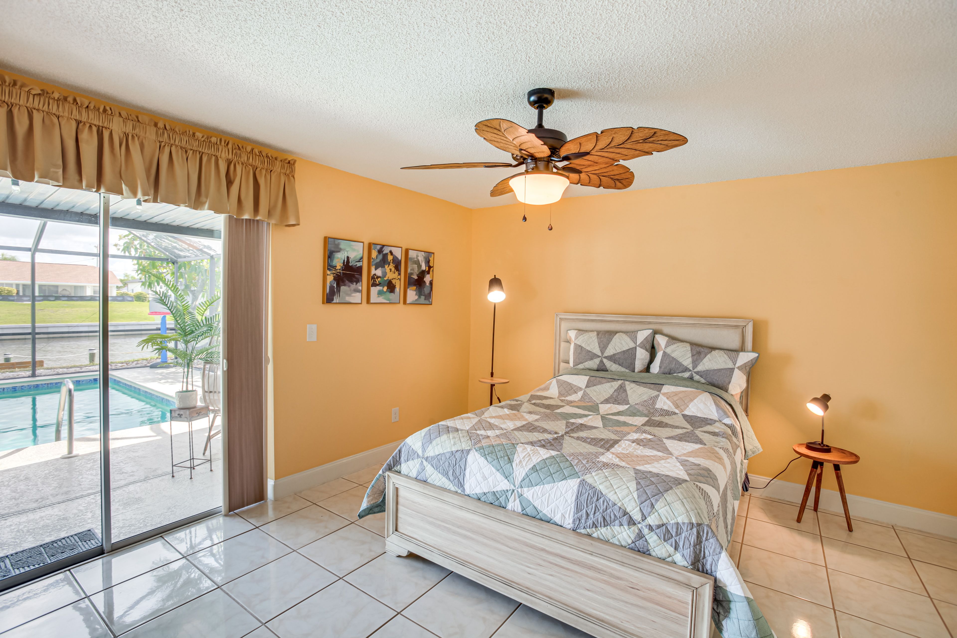 Bedroom 2 | Queen Bed