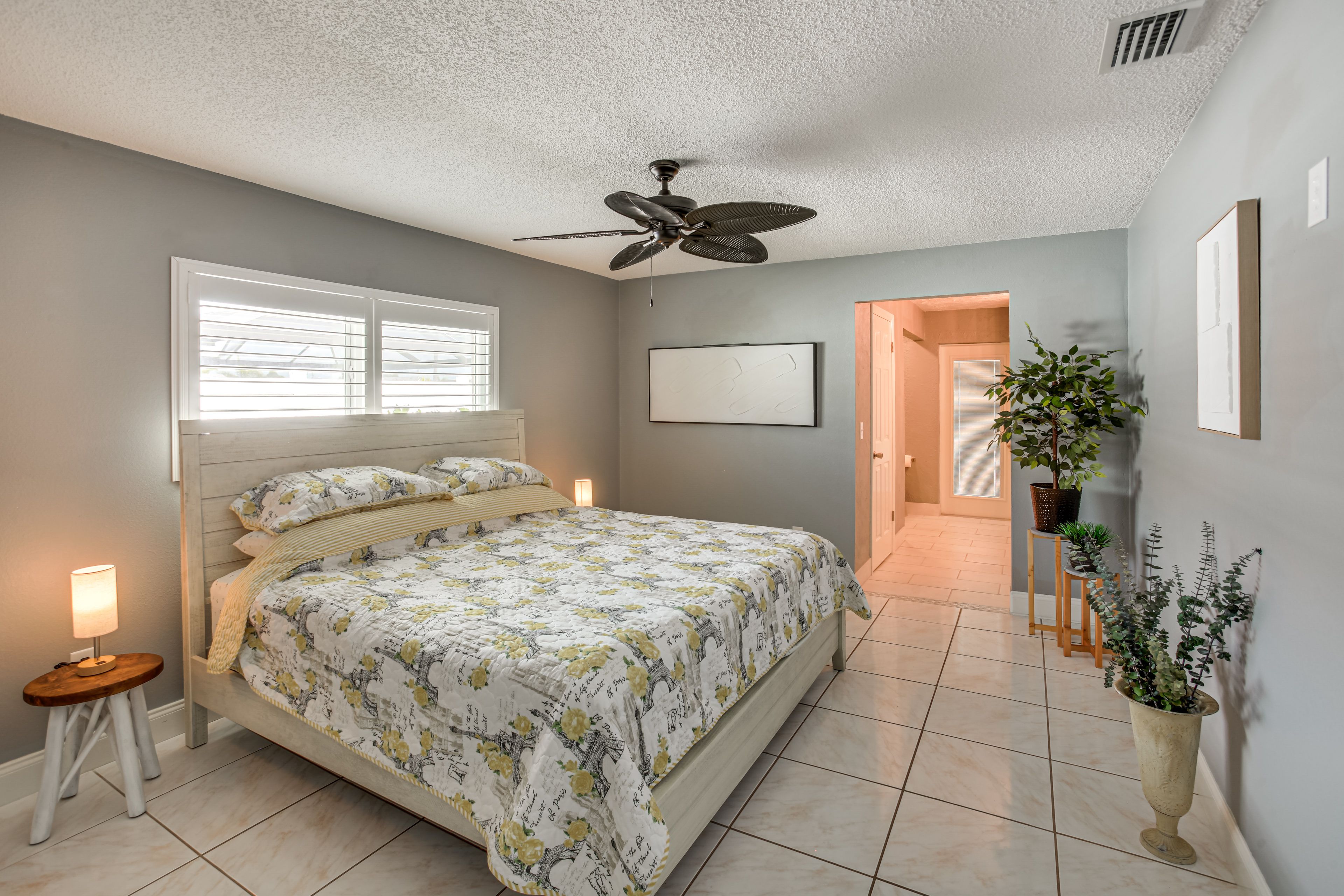 Bedroom 1 | King Bed