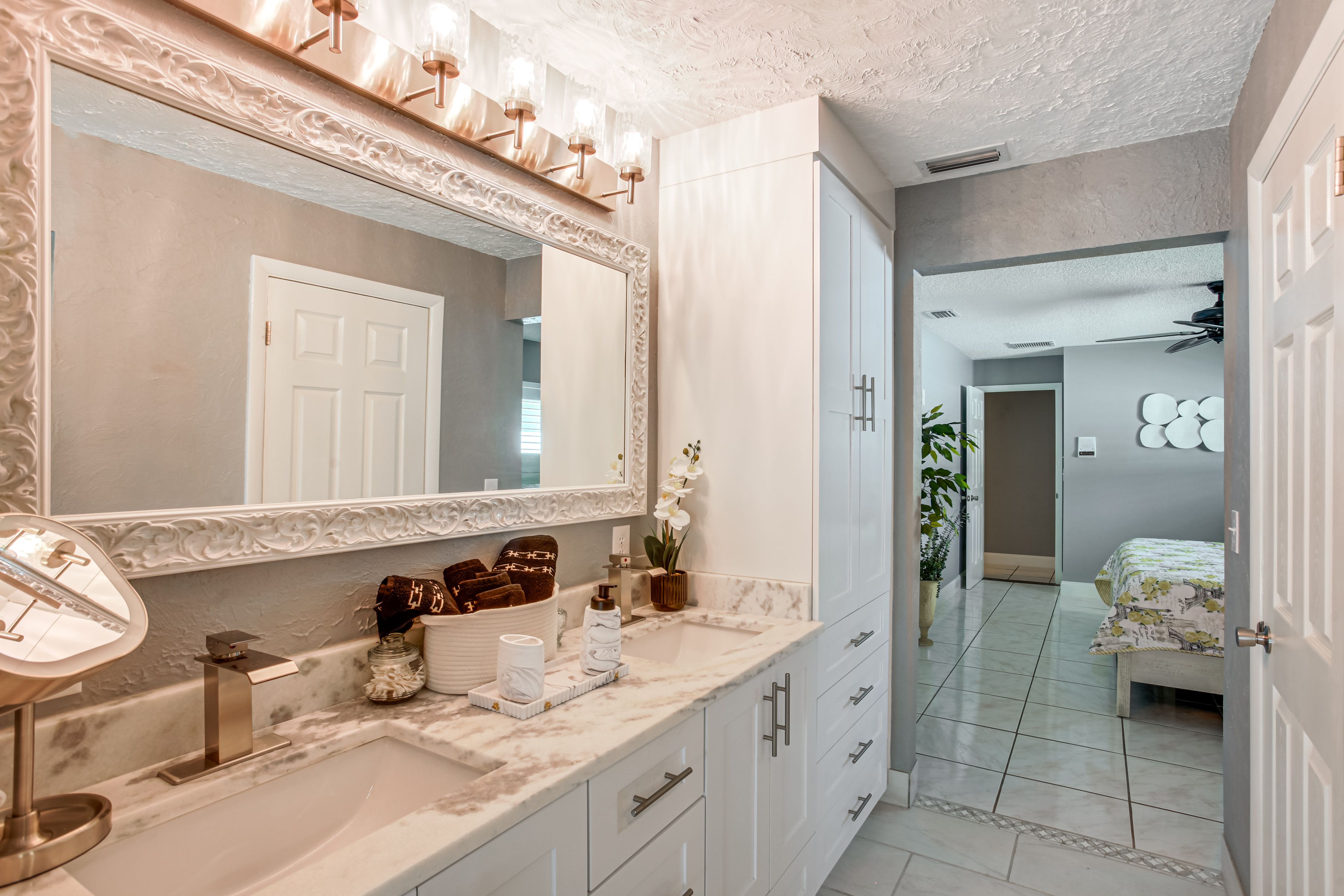 En-Suite Bathroom | Towels Provided