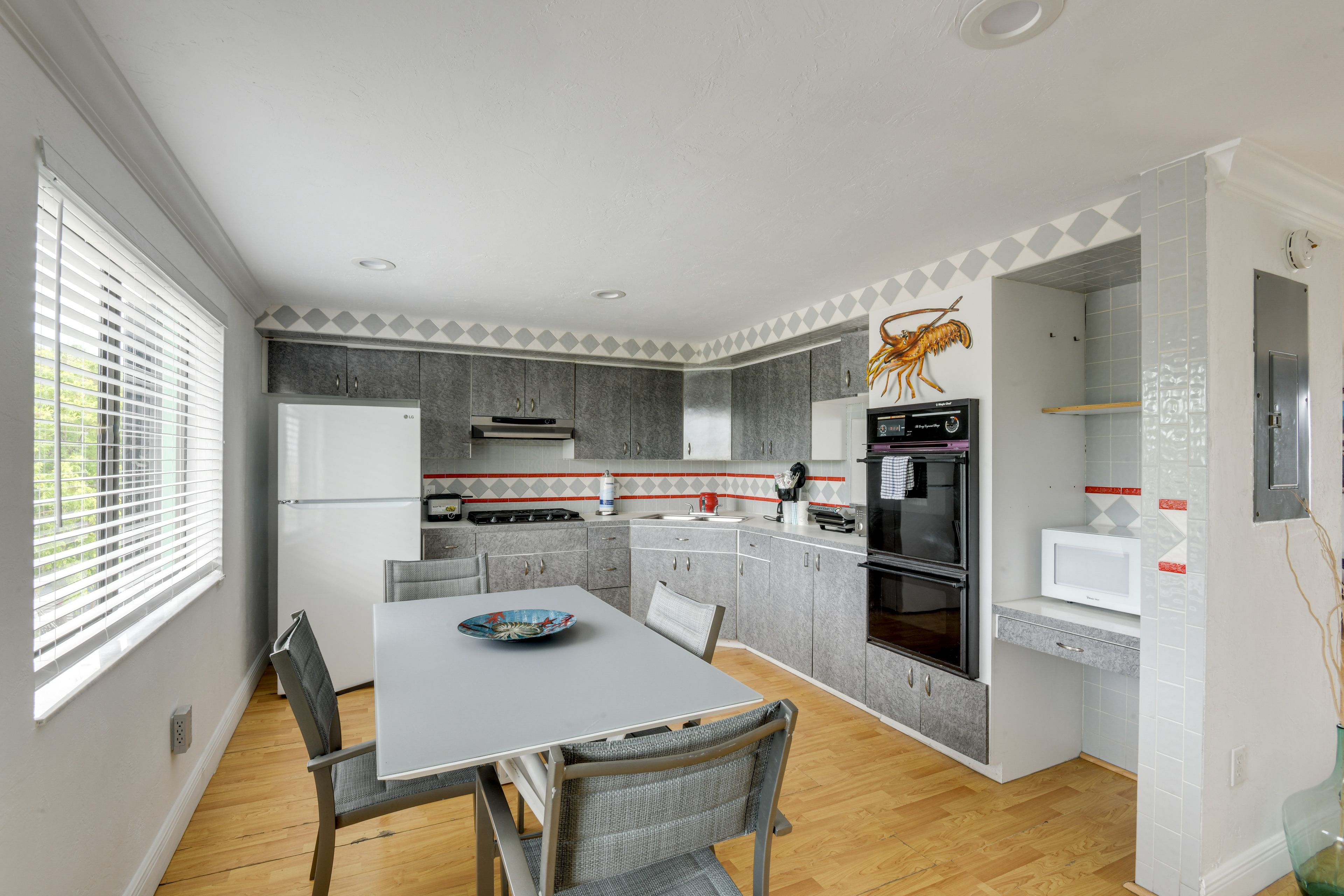 Kitchen | 1st Floor | Dining Table | Cooking Basics | Dishware/Flatware